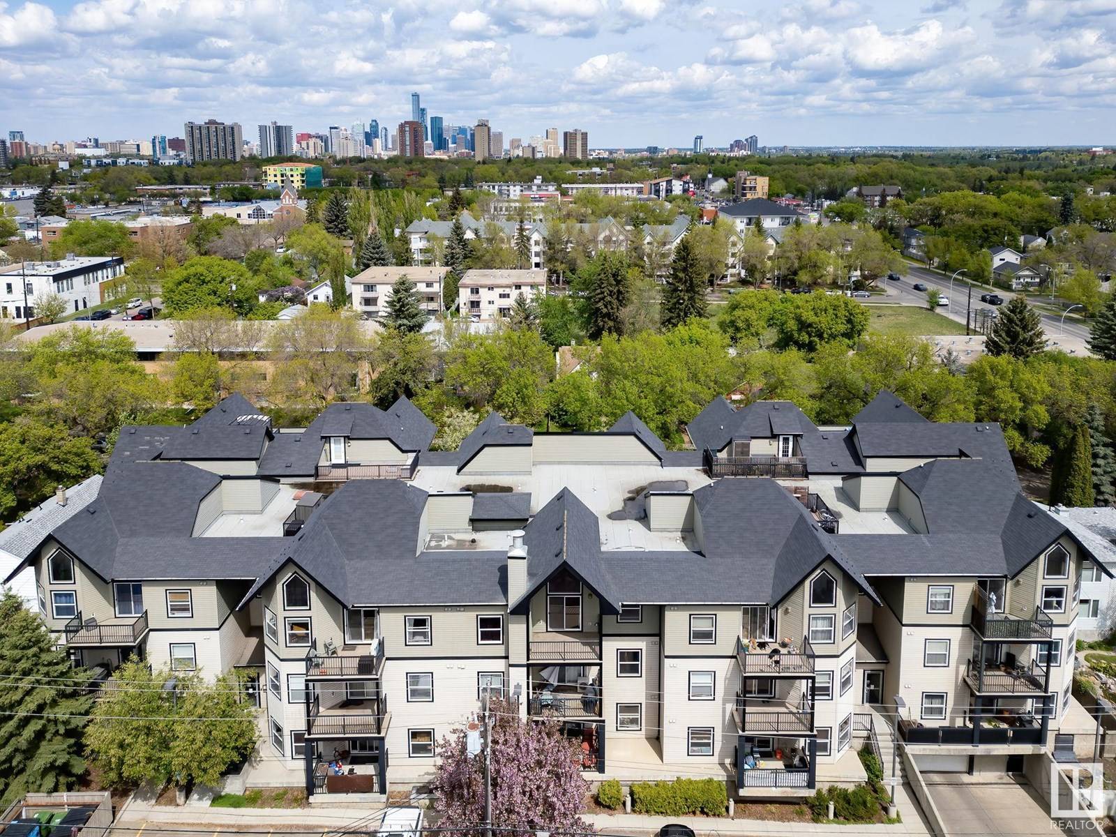 Edmonton, AB T6E1R3,#101 9927 79 AV NW