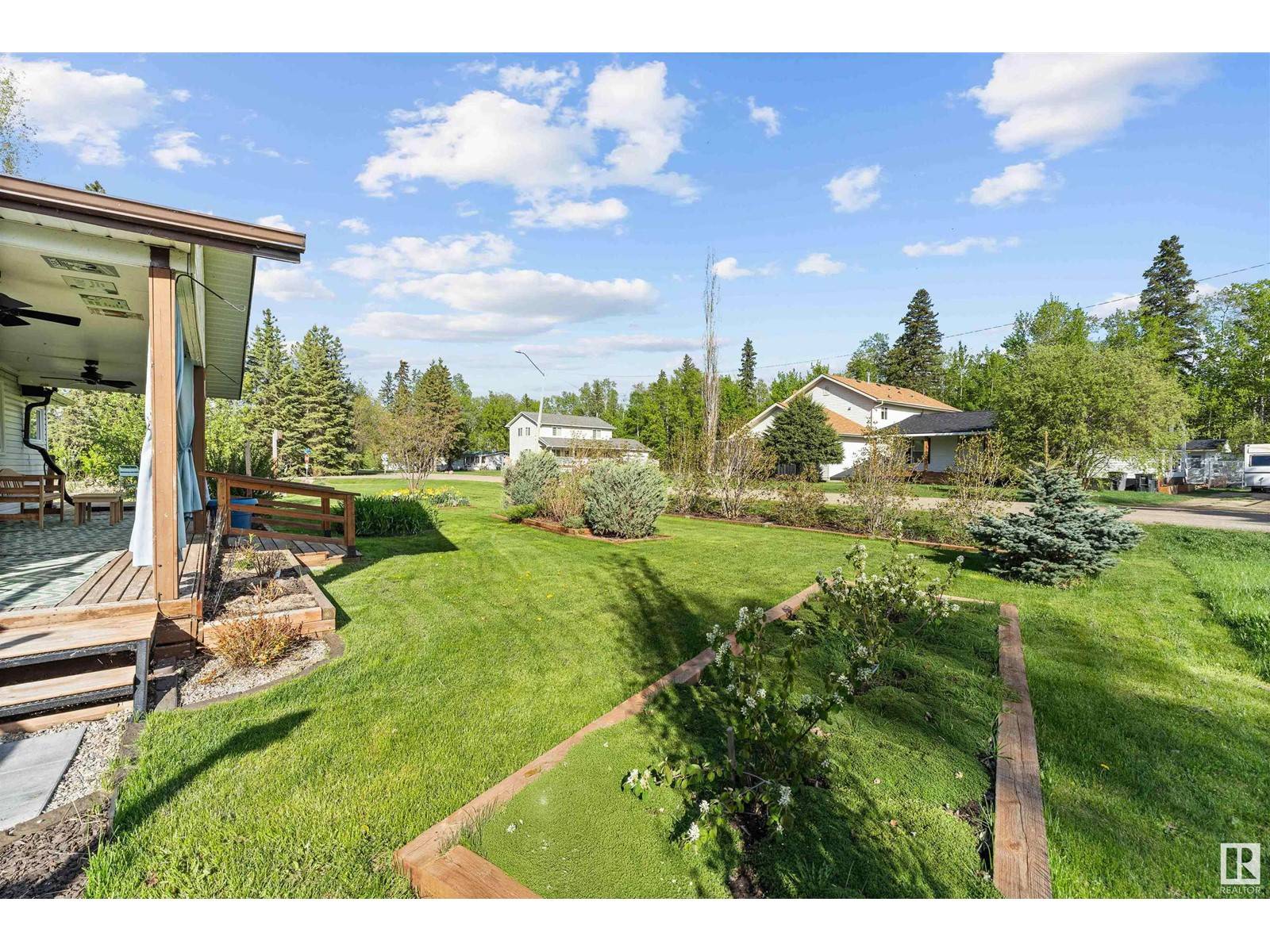 Rural Lac Ste. Anne County, AB T0E0A0,5608 49 AV