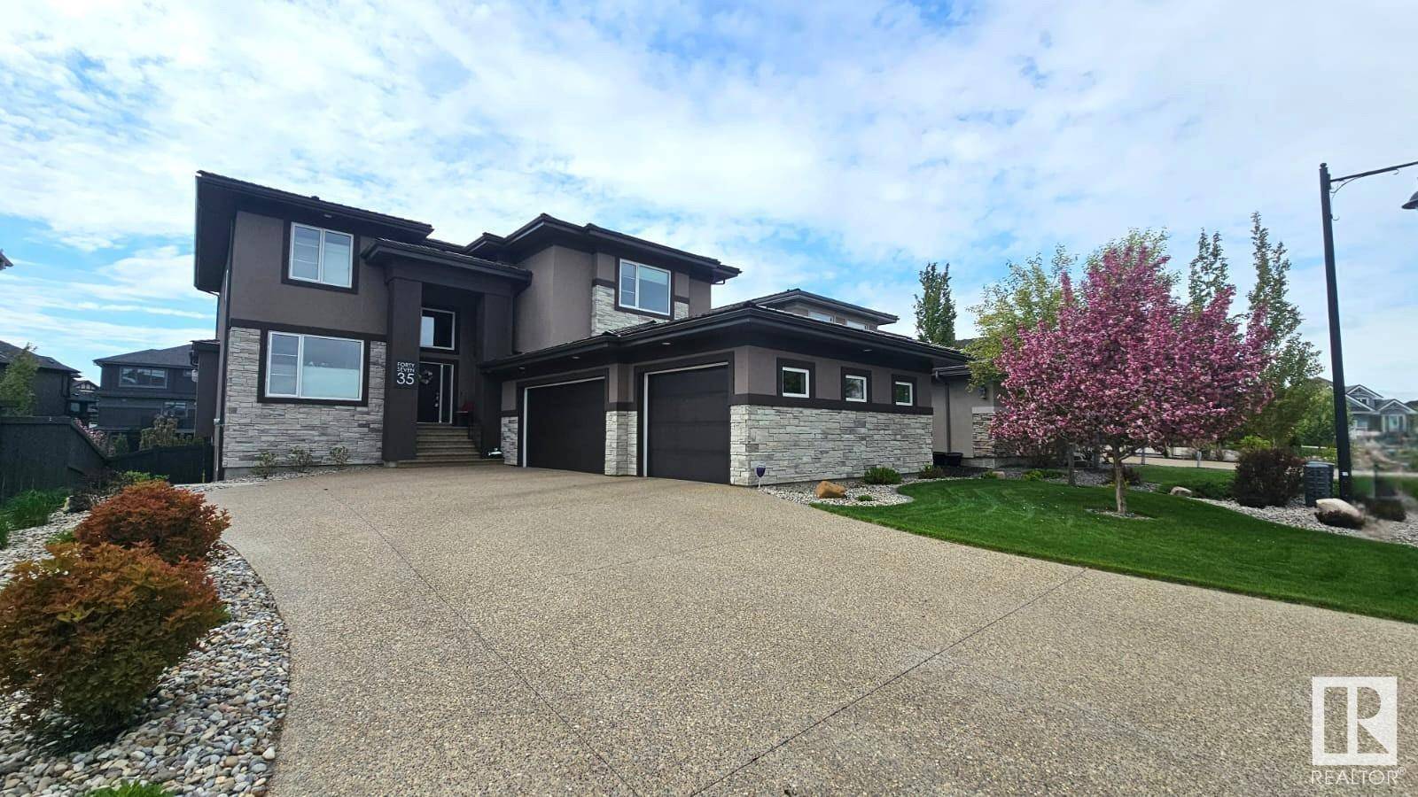Edmonton, AB T6W2B9,4735 WOOLSEY CM NW
