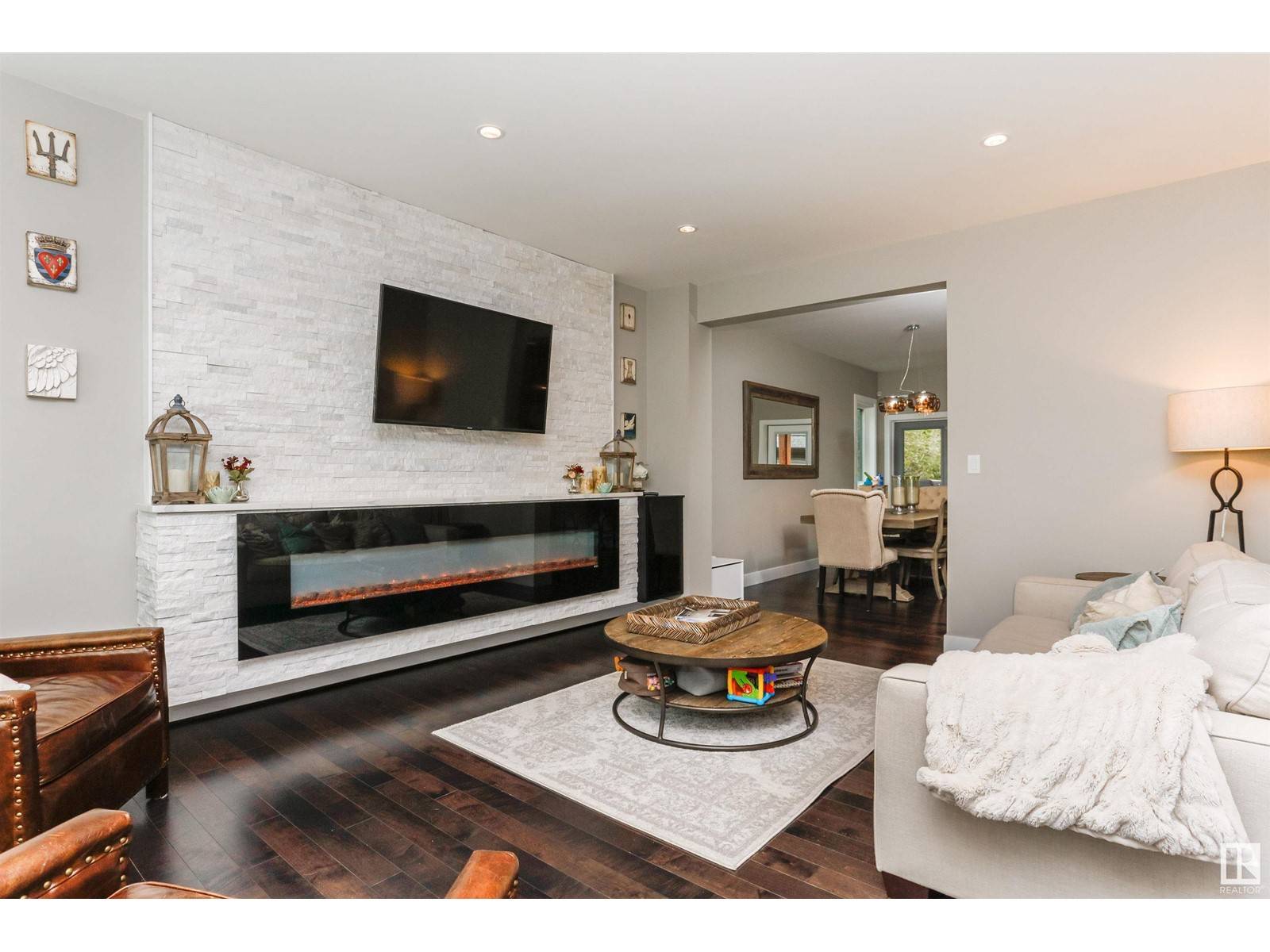 Edmonton, AB T6G0C3,10949 73 AV NW