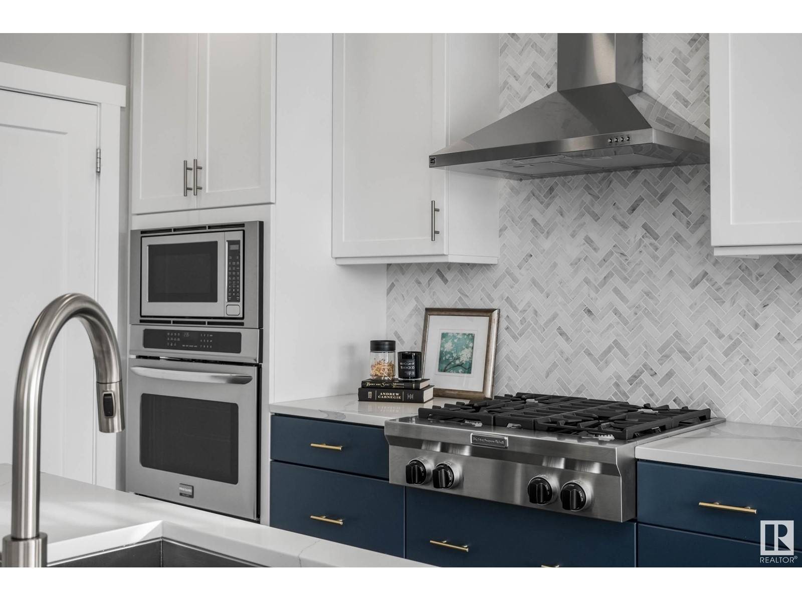 Edmonton, AB T6M0W7,2708 202 ST NW