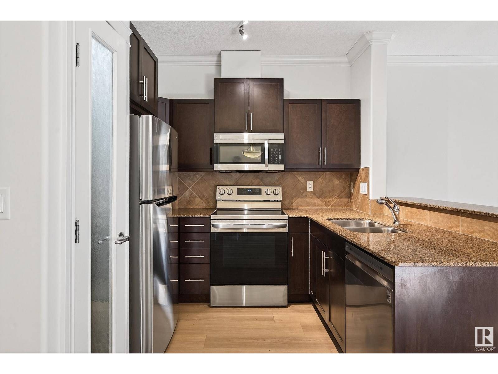 Edmonton, AB T6E0B9,#134 10121 80 AV NW