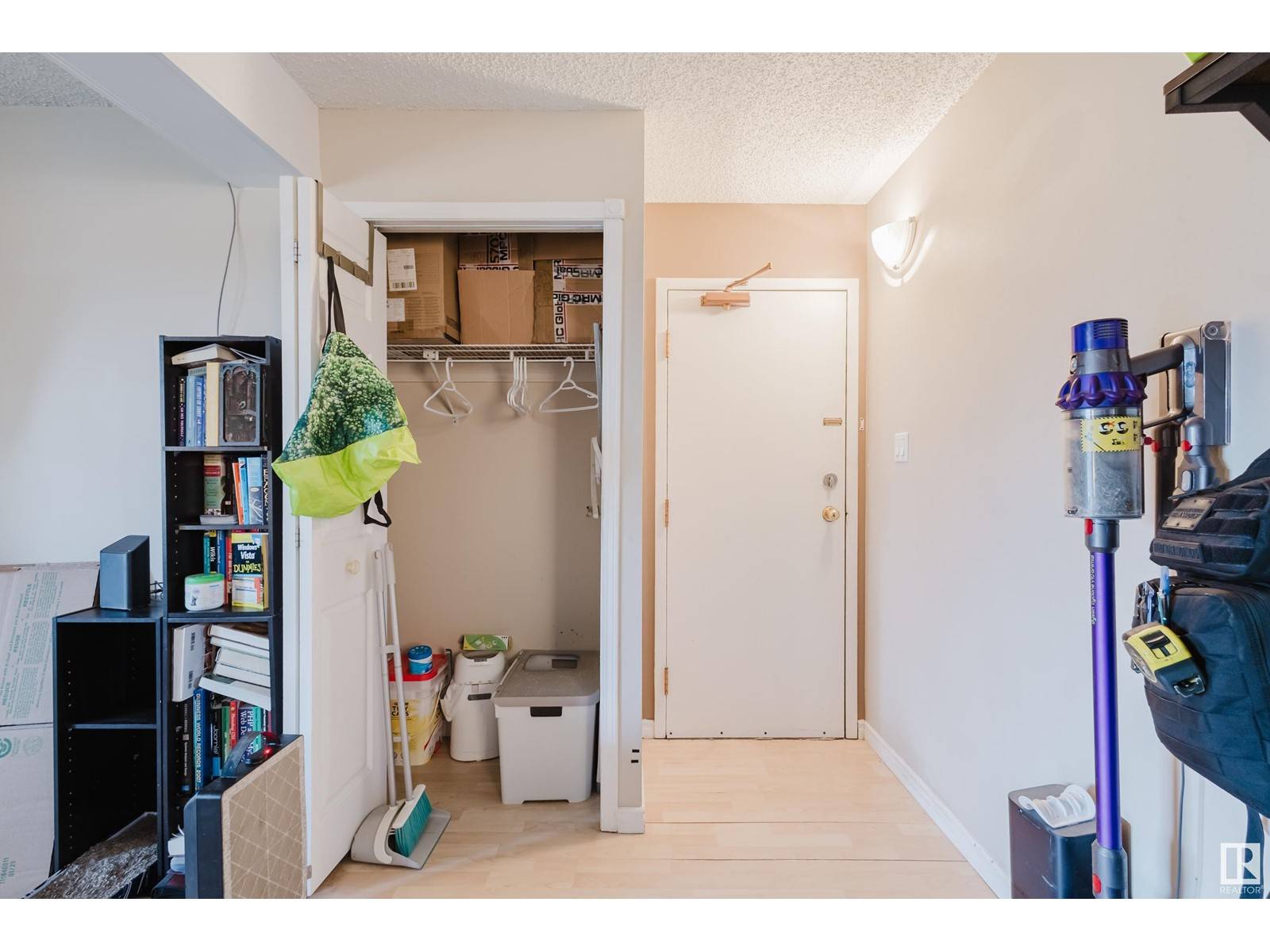 St. Albert, AB T8N3V4,9044 TUDOR GL
