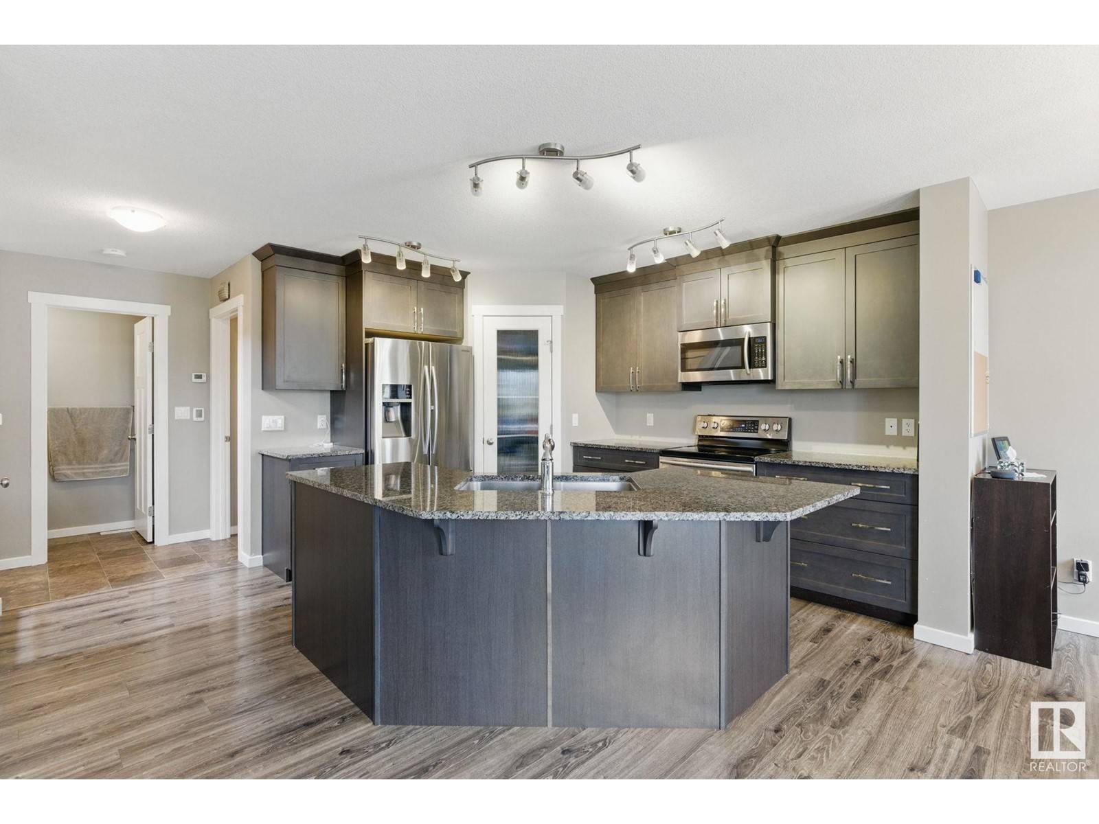 Spruce Grove, AB T7X0J1,62 HILLDOWNS DR