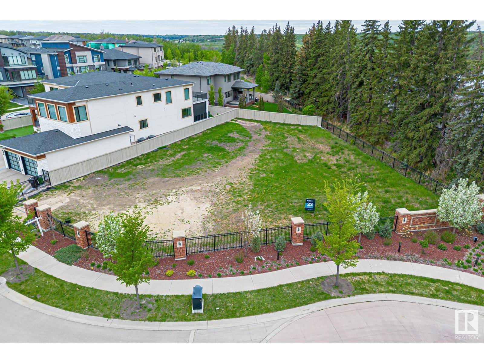Edmonton, AB T6W3S4,3466 KESWICK BV SW