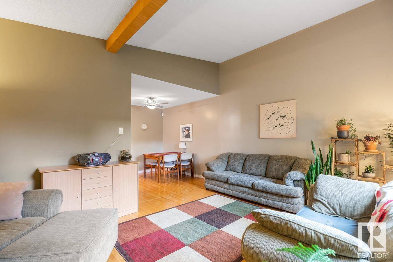 Edmonton, AB T6J0T8,11420 41 AV NW