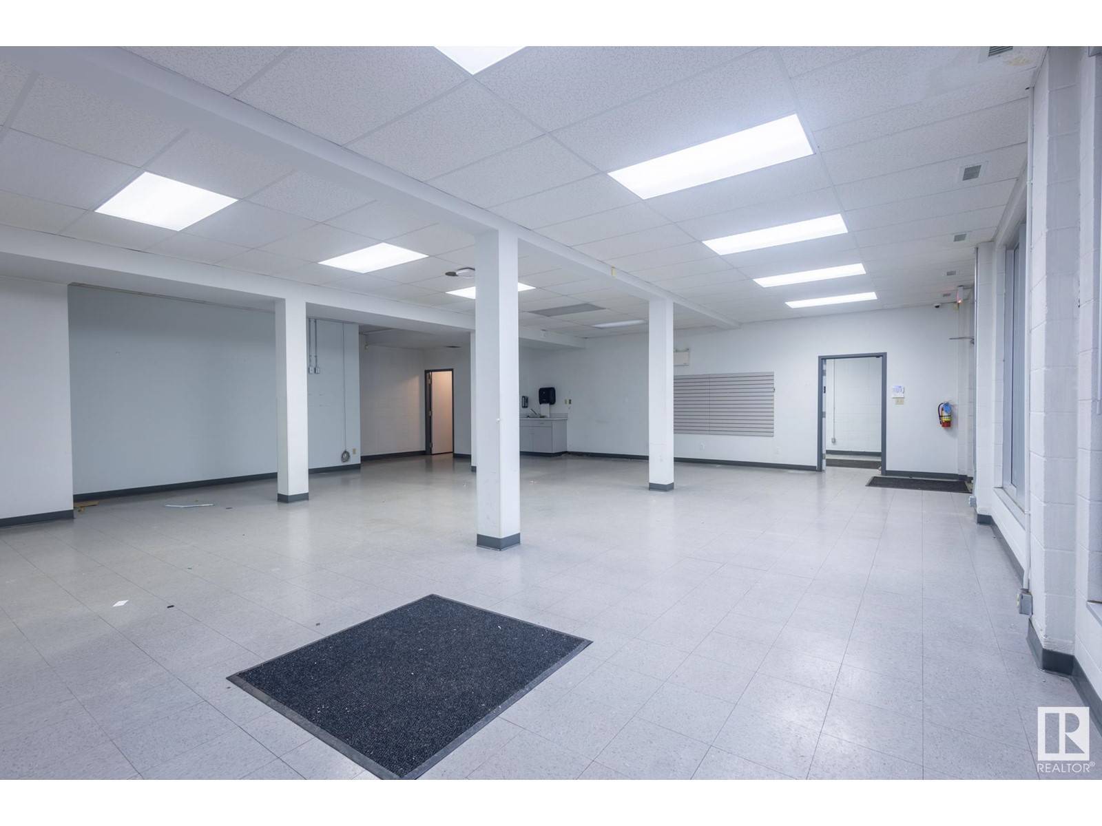 Edmonton, AB T5H2N7,10666 98 ST NW