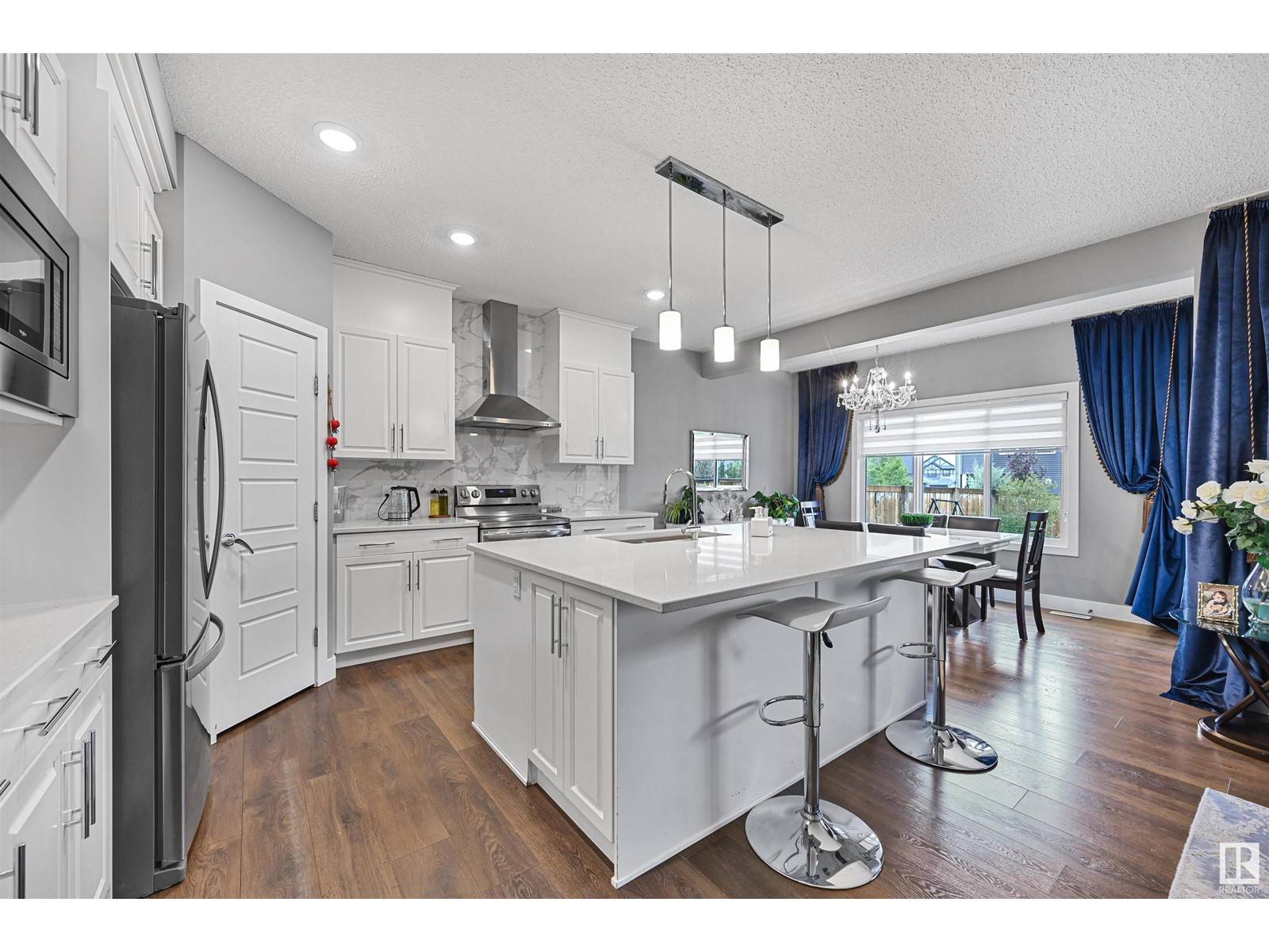 Edmonton, AB T6W3S5,3625 KESWICK BV SW