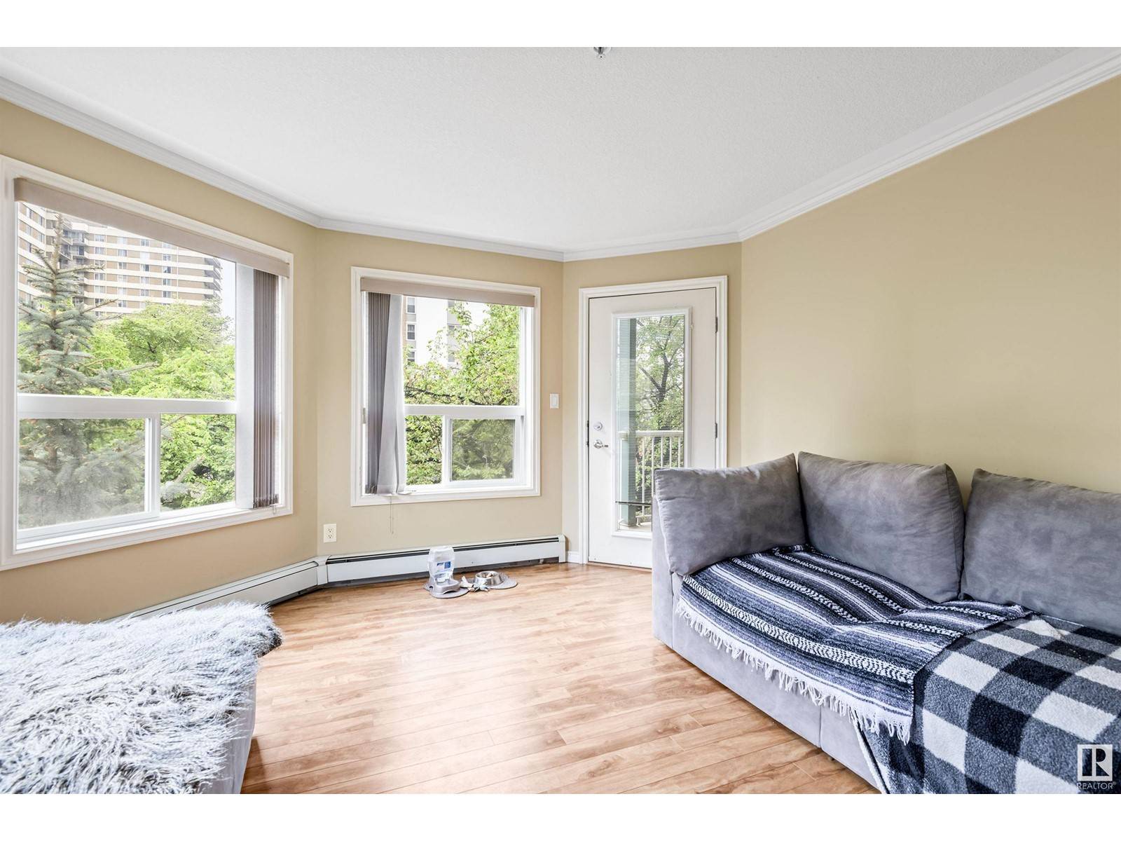 Edmonton, AB T5K2X7,#403 9938 104 ST NW