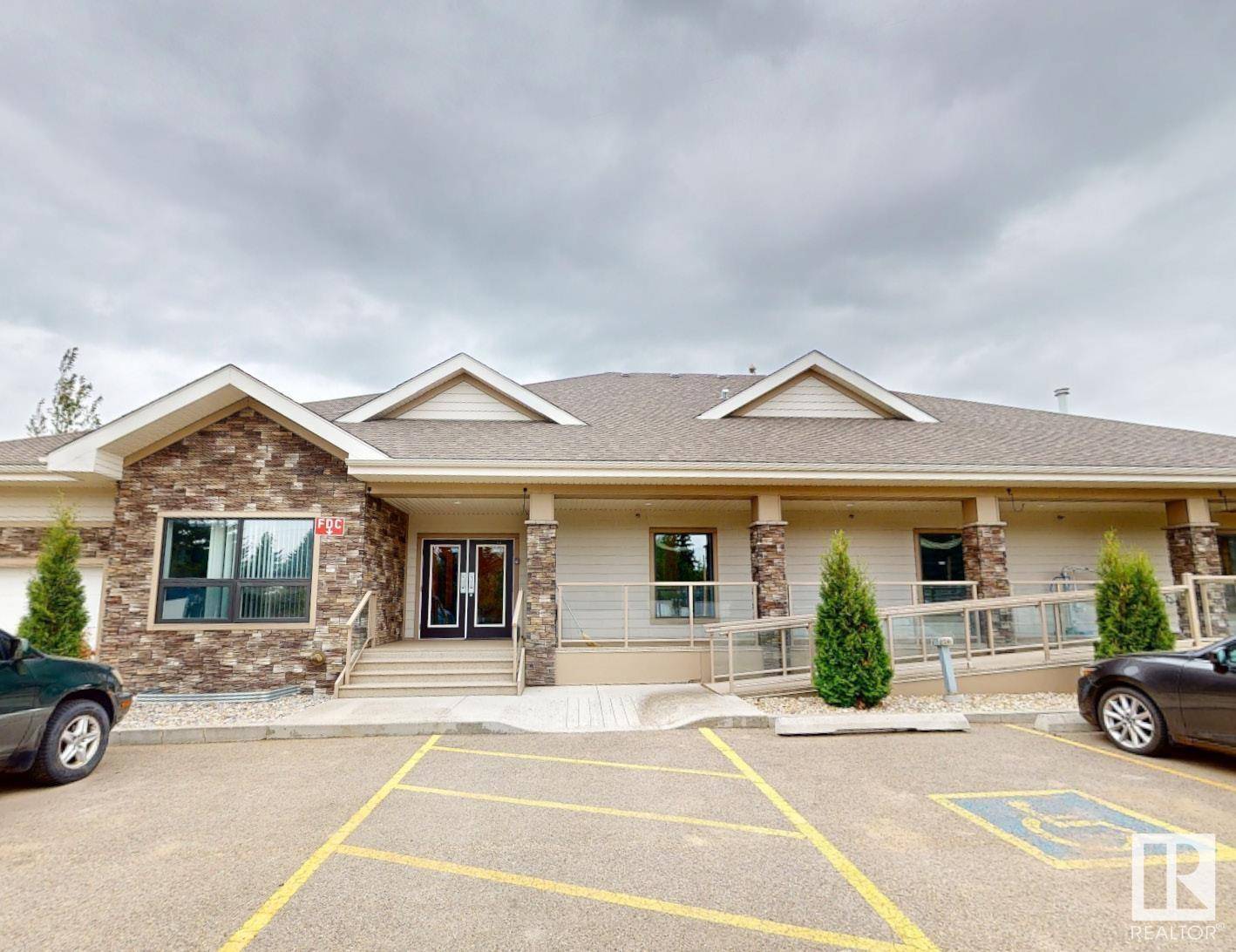 Edmonton, AB T5V1R2,18435 18465 121 AV NW