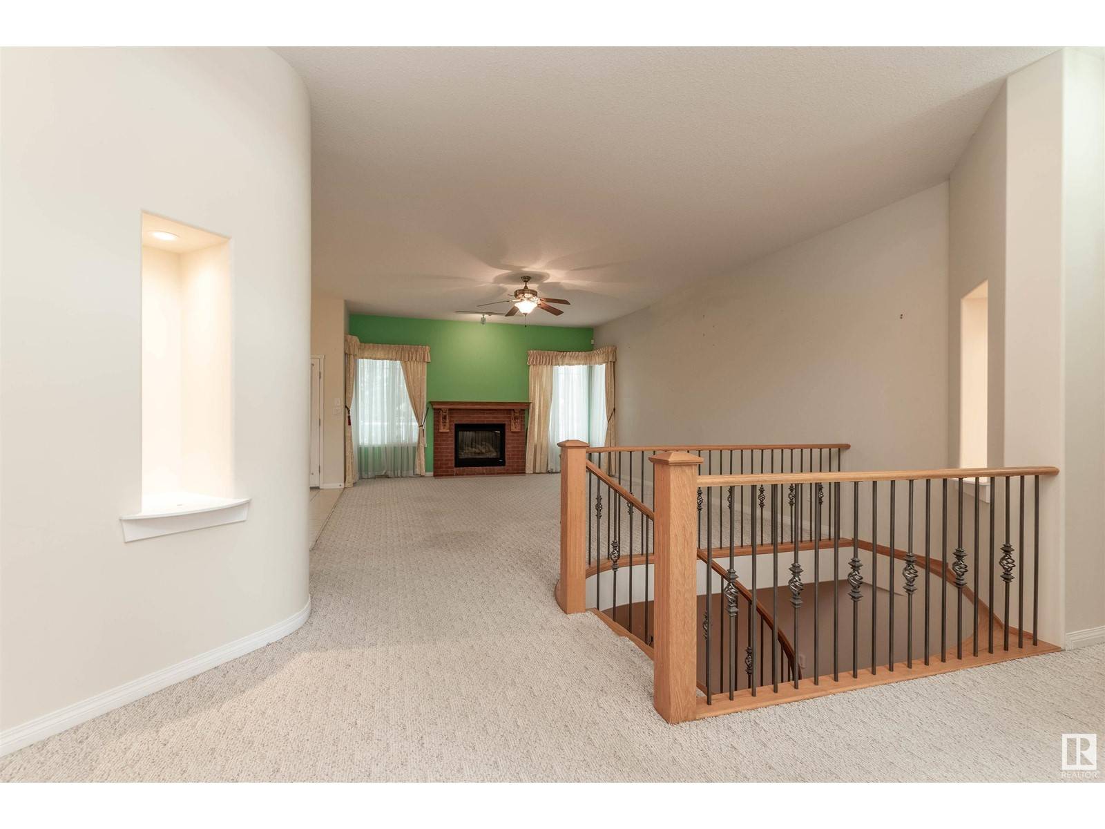 Edmonton, AB T6X1B3,349 SUMMERSIDE COVE CV SW