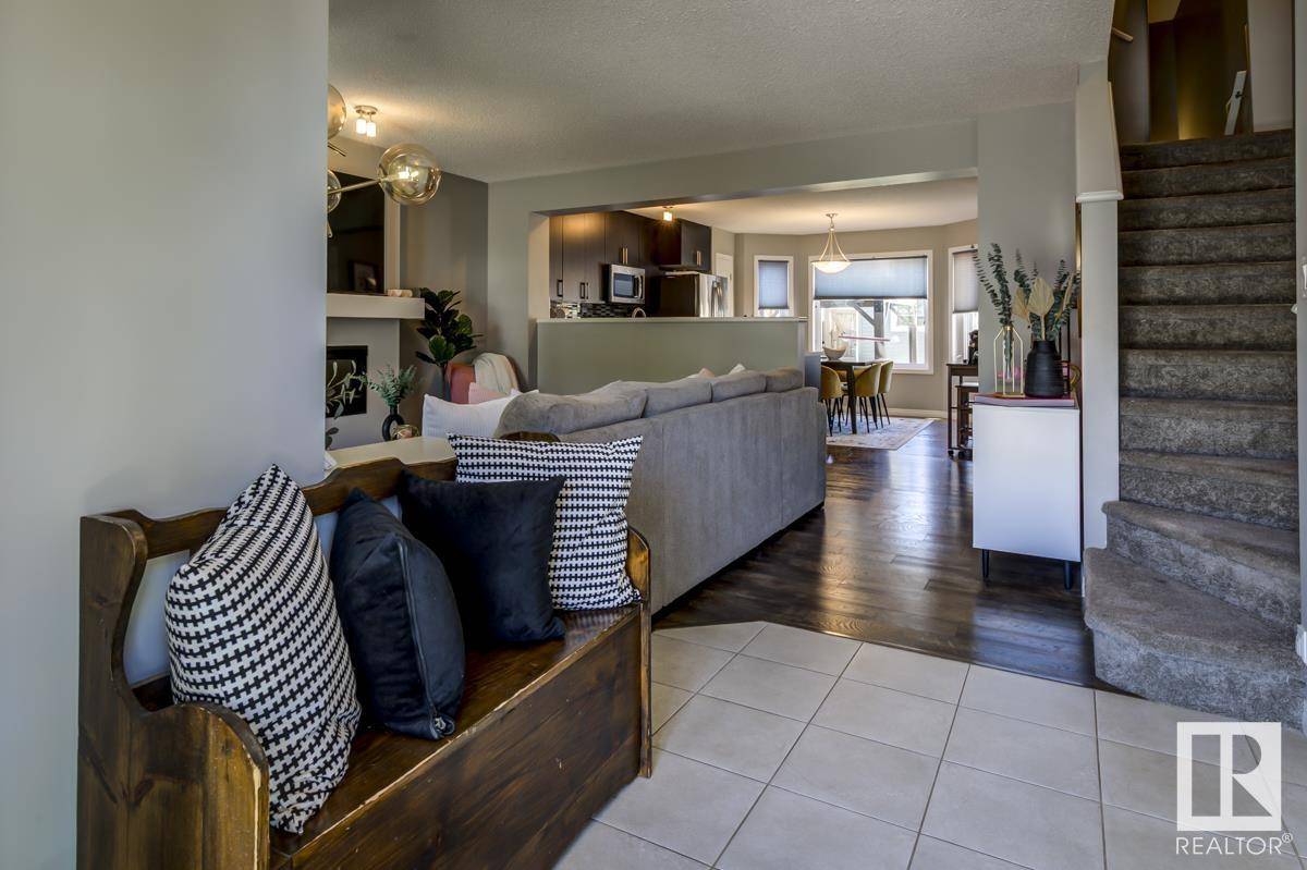 Edmonton, AB T6W3R1,1243 CHAPPELLE BV SW