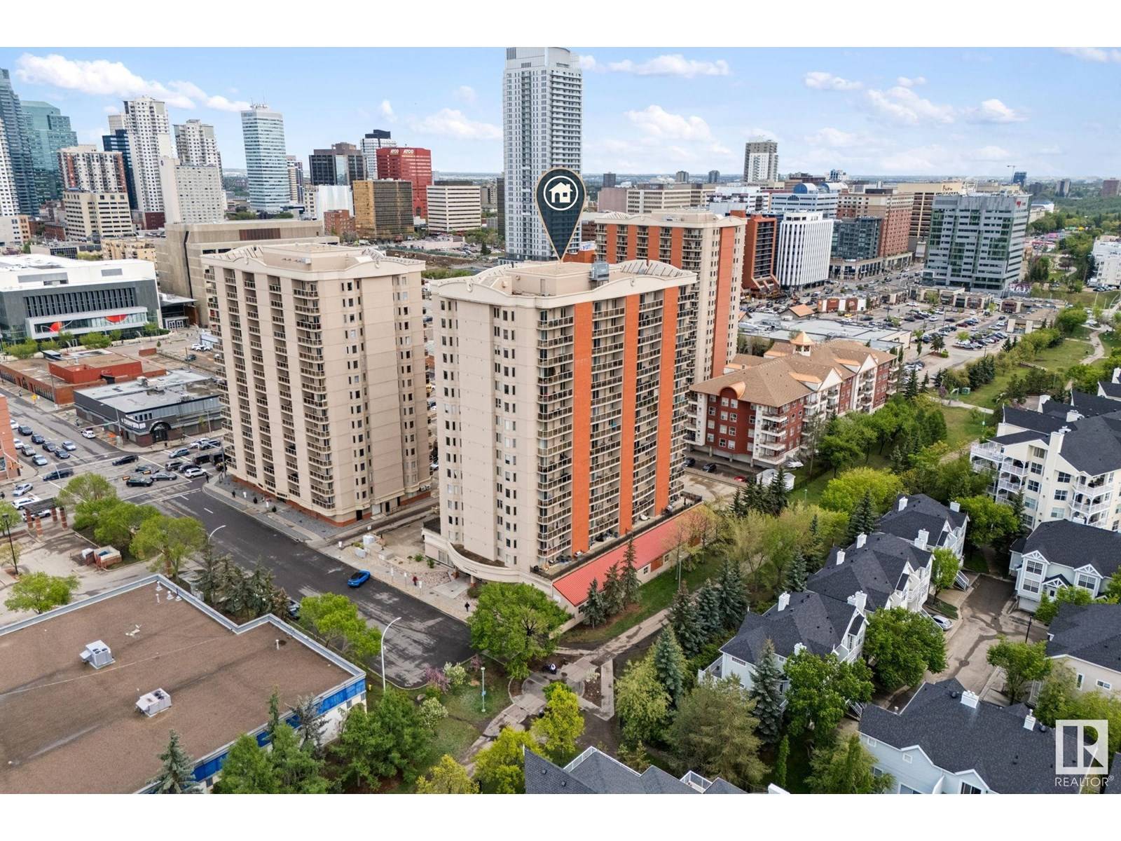 Edmonton, AB T6A0V8,#907 10909 103 AV NW NW