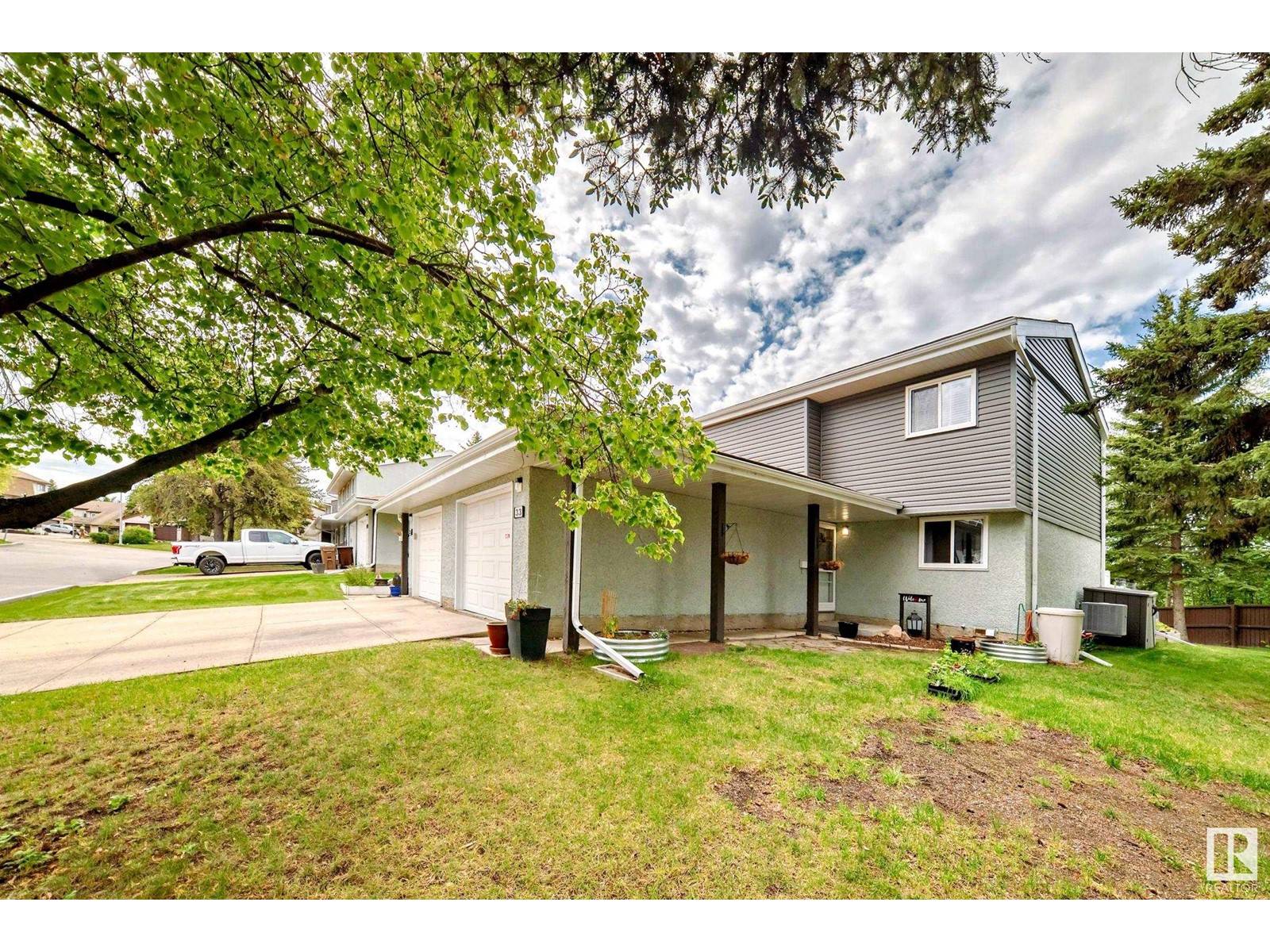 St. Albert, AB T8N2Y4,33 GRANDIN WOODS