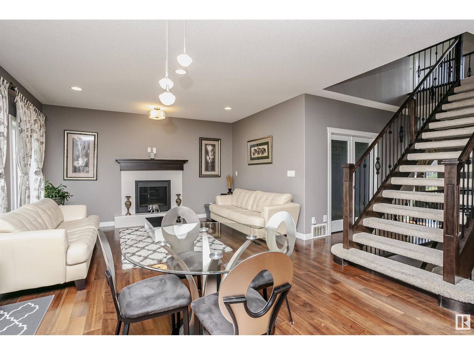 Edmonton, AB T6W2N5,15848 13 AV SW