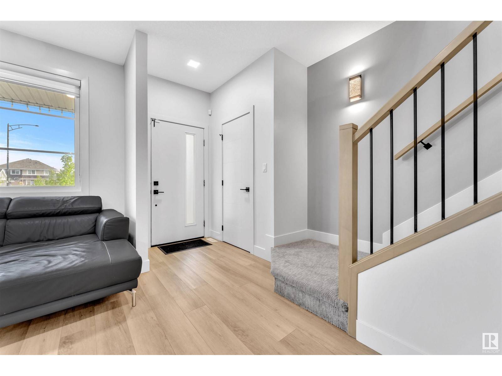 Edmonton, AB T6W4P1,576 GLENRIDDING RAVINE DR SW