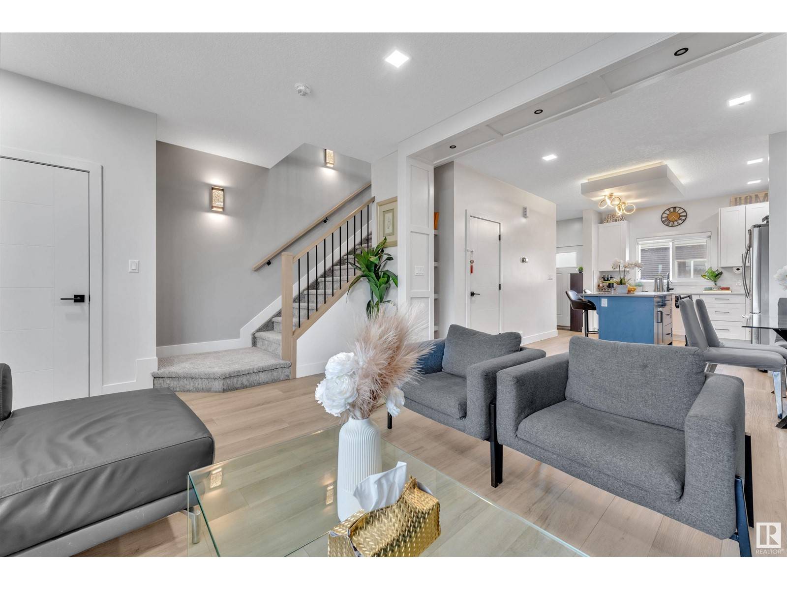 Edmonton, AB T6W4P1,576 GLENRIDDING RAVINE DR SW