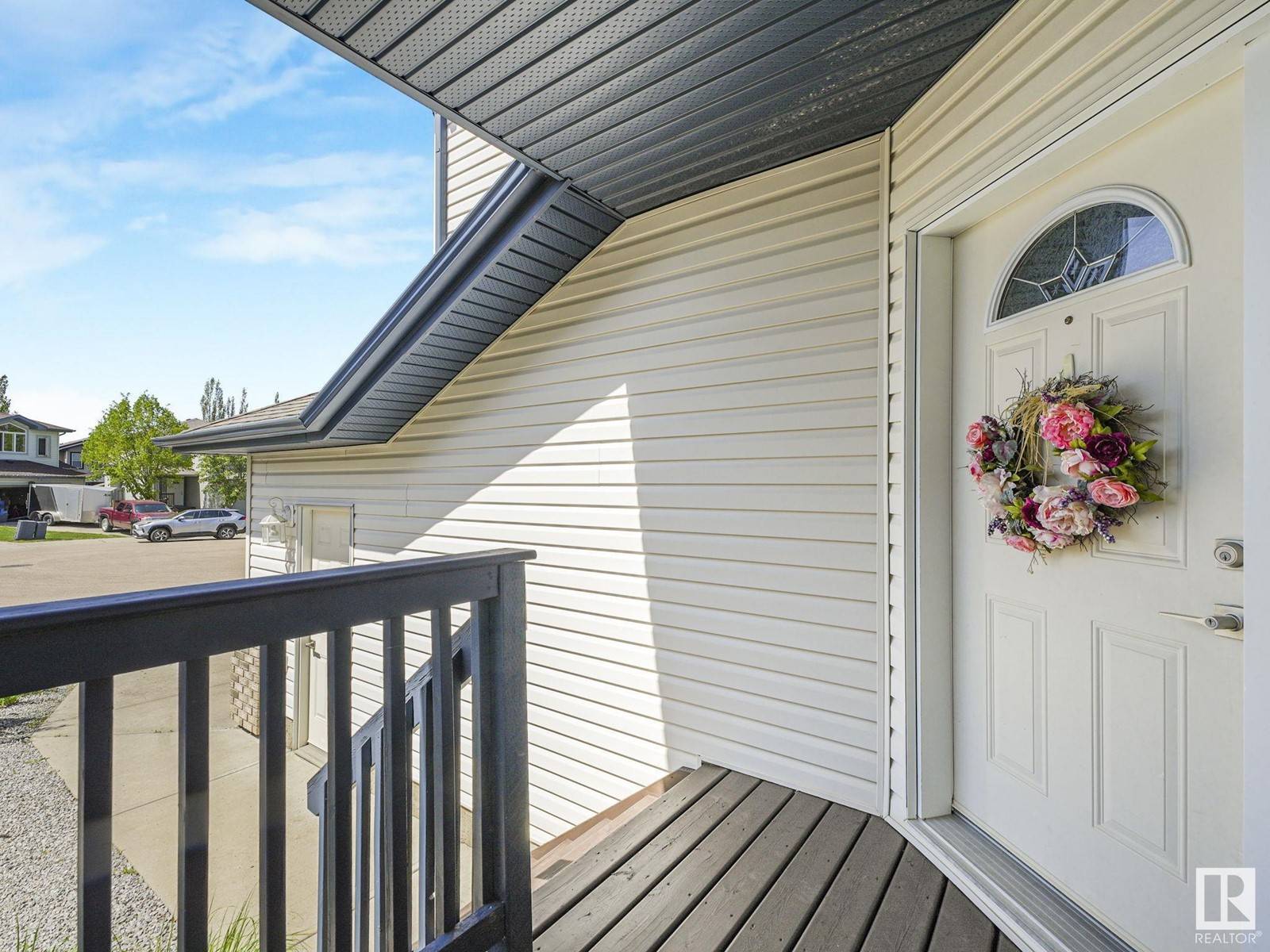 Edmonton, AB T6M0G4,4511 211 ST NW