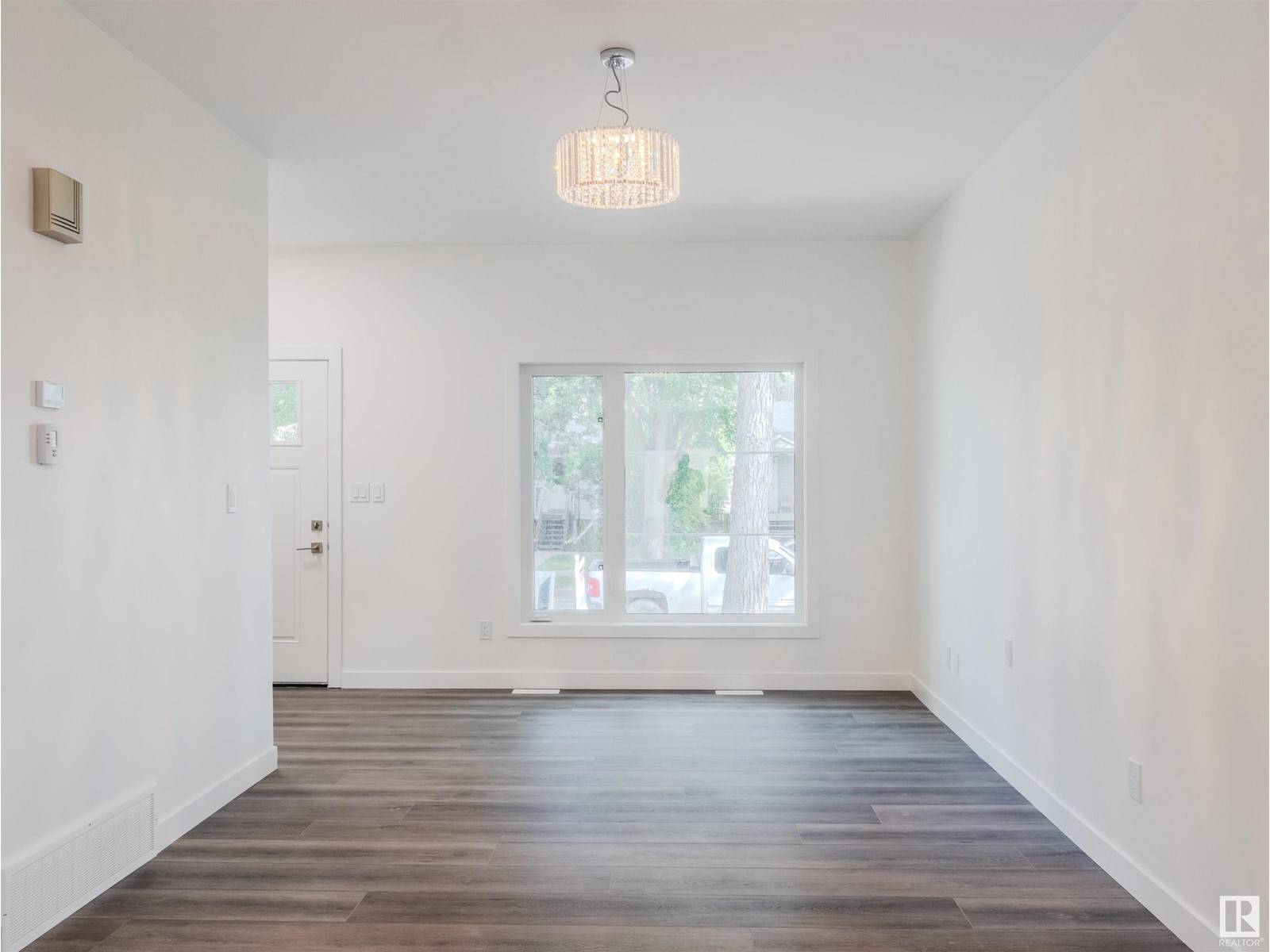 Edmonton, AB T6G0C3,10947 73 AV NW