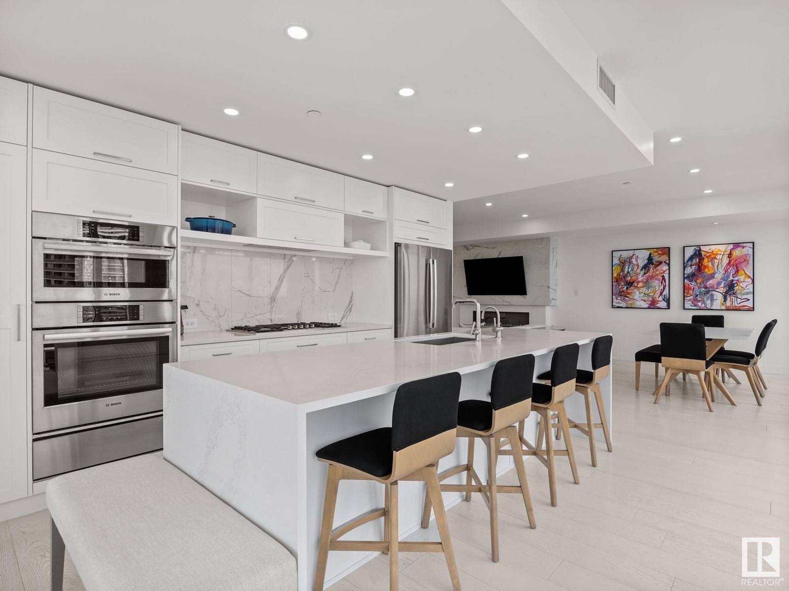 Edmonton, AB T5N1L5,#605 14105 WEST BLOCK DR NW