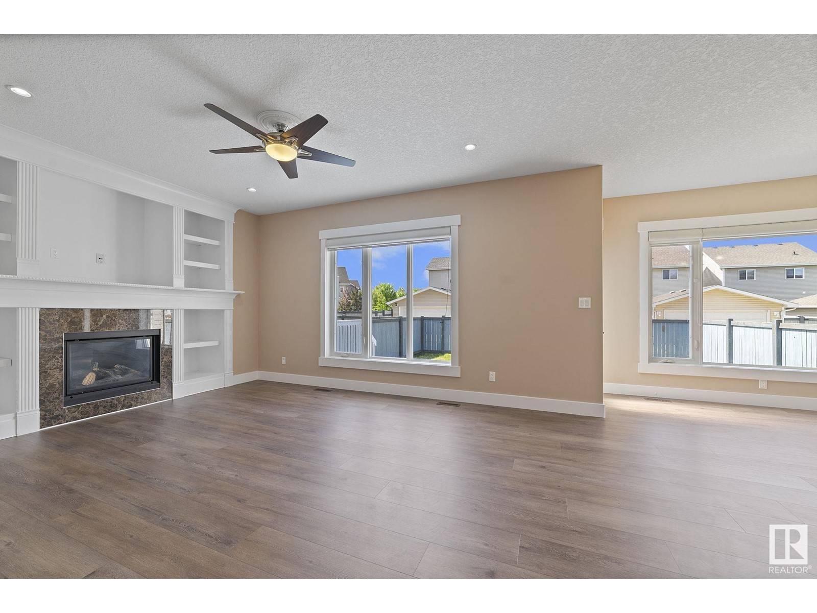 Edmonton, AB T6X0N8,1128 72 ST SW