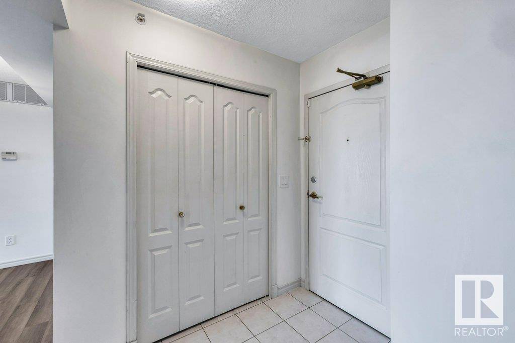 Edmonton, AB T5K2W7,#1607 10909 103 AV NW