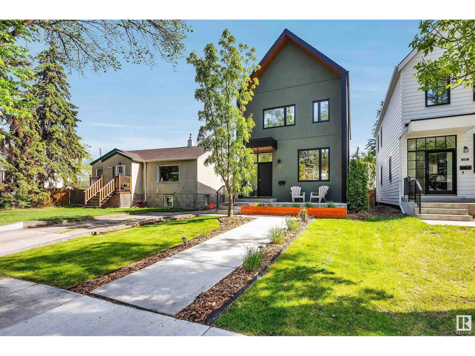 Edmonton, AB T6G0B7,11411 72 AV NW