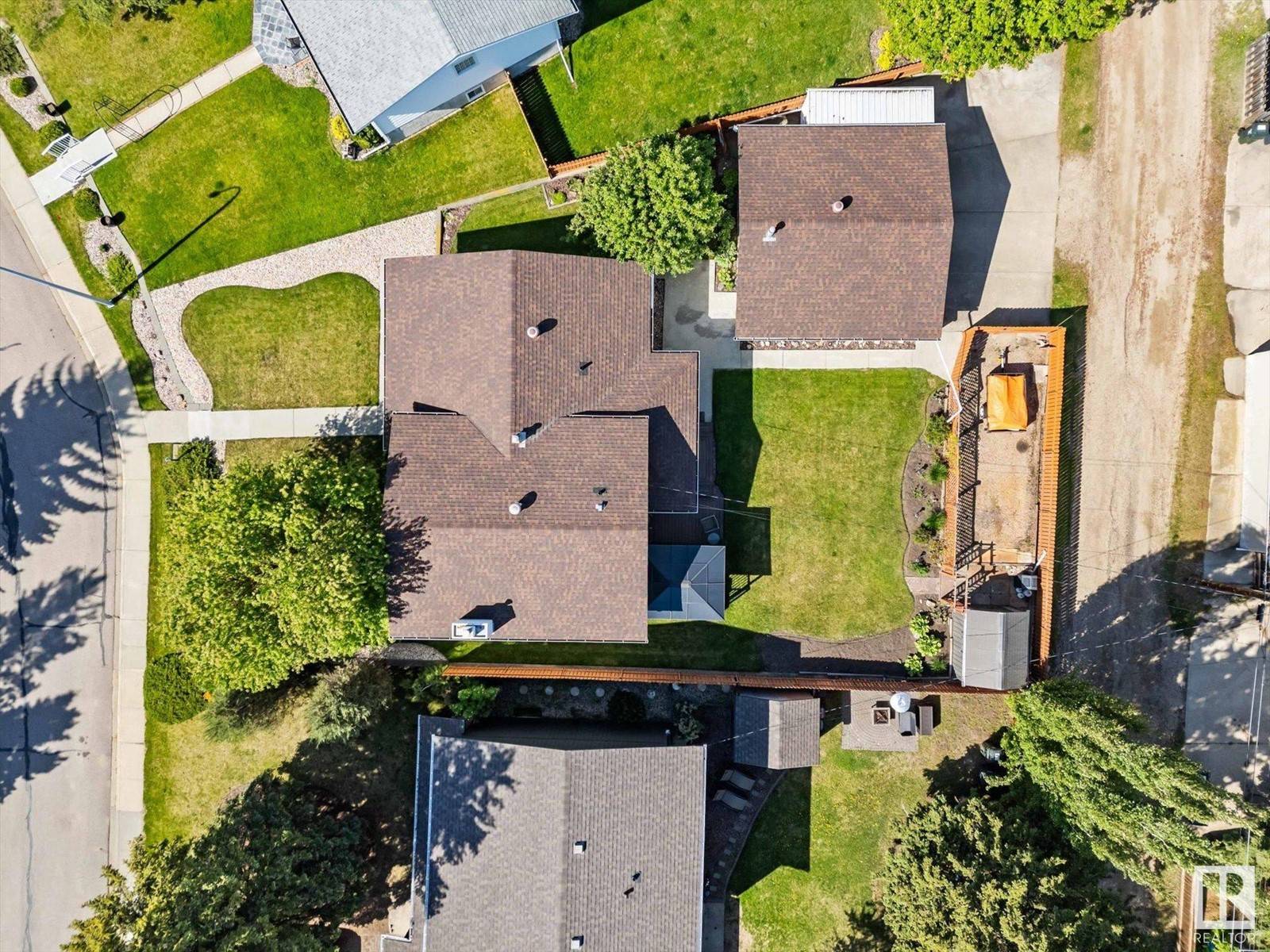 Devon, AB T9G1C8,11 CLEARWATER CR