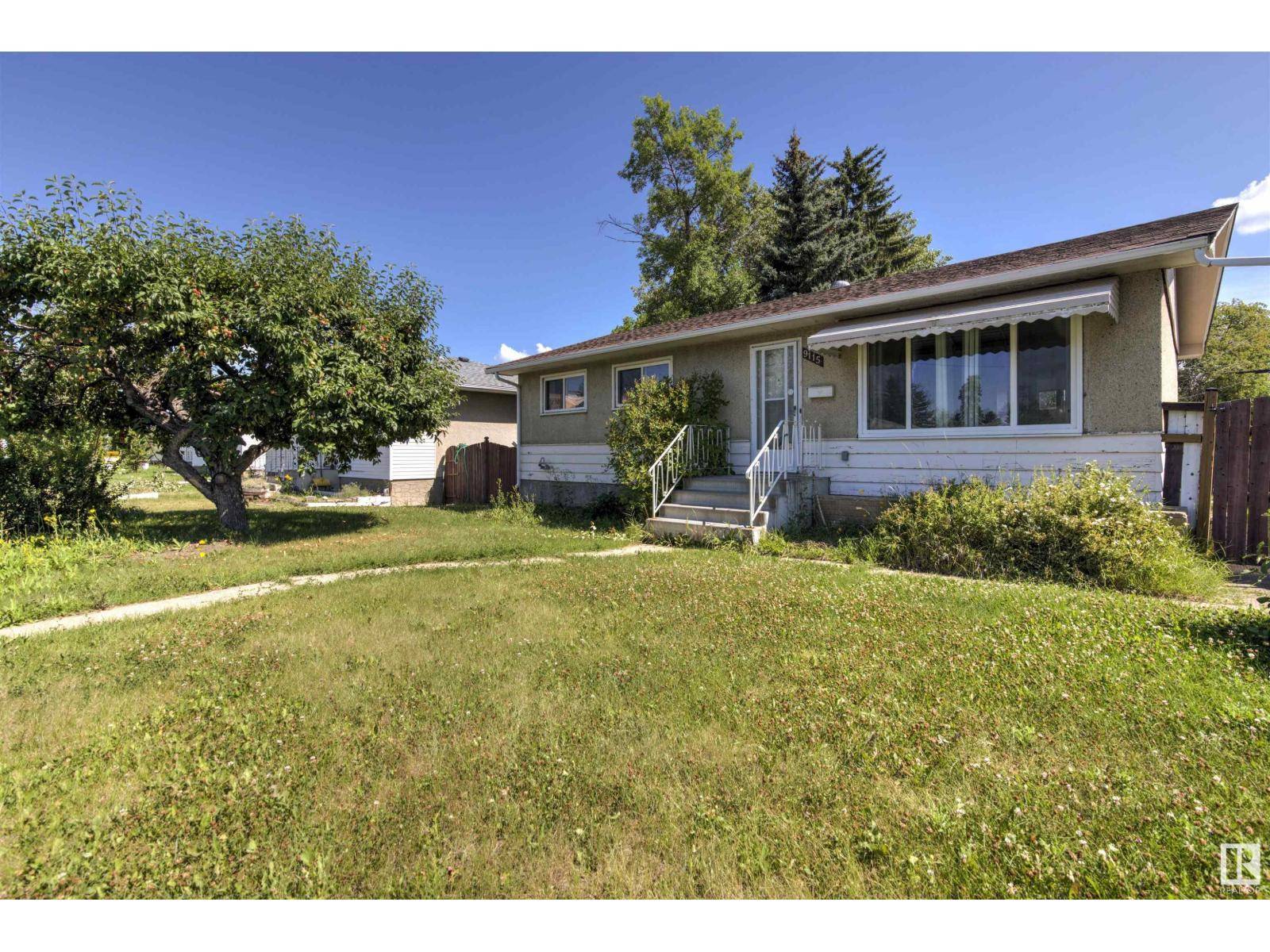 Edmonton, AB T5R1Y9,9115 156 ST NW