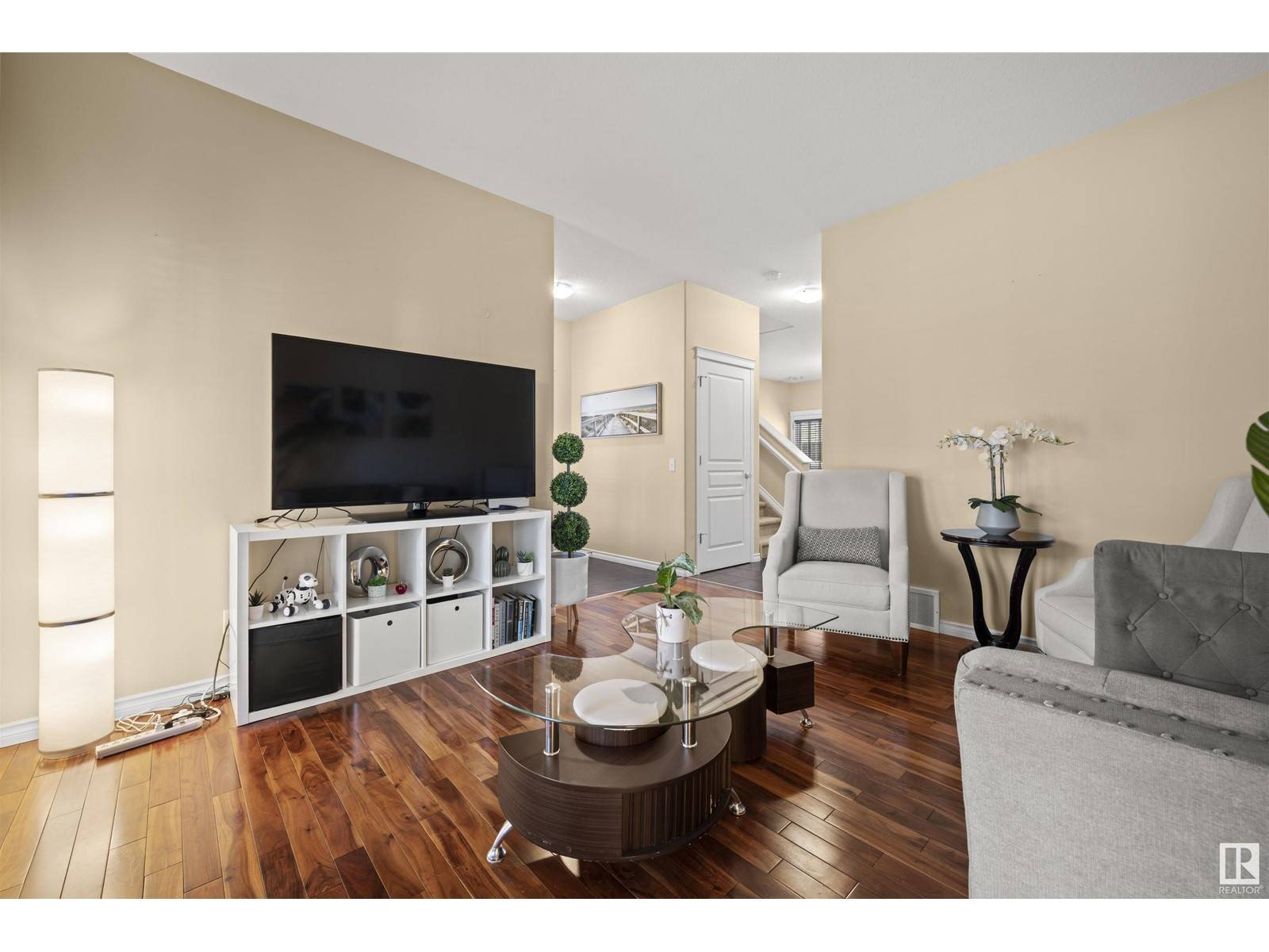 Edmonton, AB T6M0H4,21232 58 AV NW