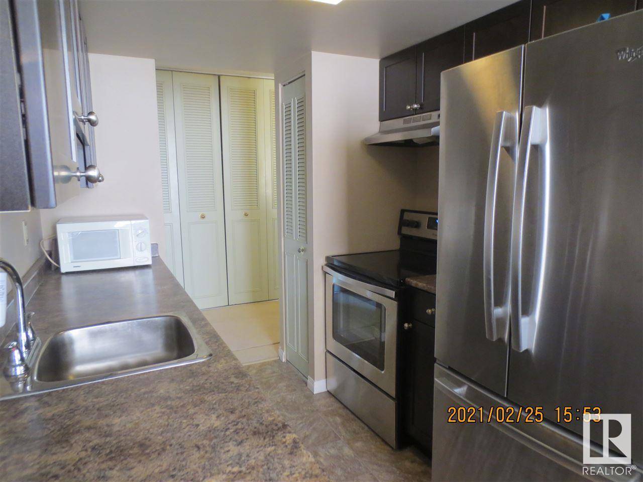 Edmonton, AB T5K0E4,#1701 9903 104 ST NW