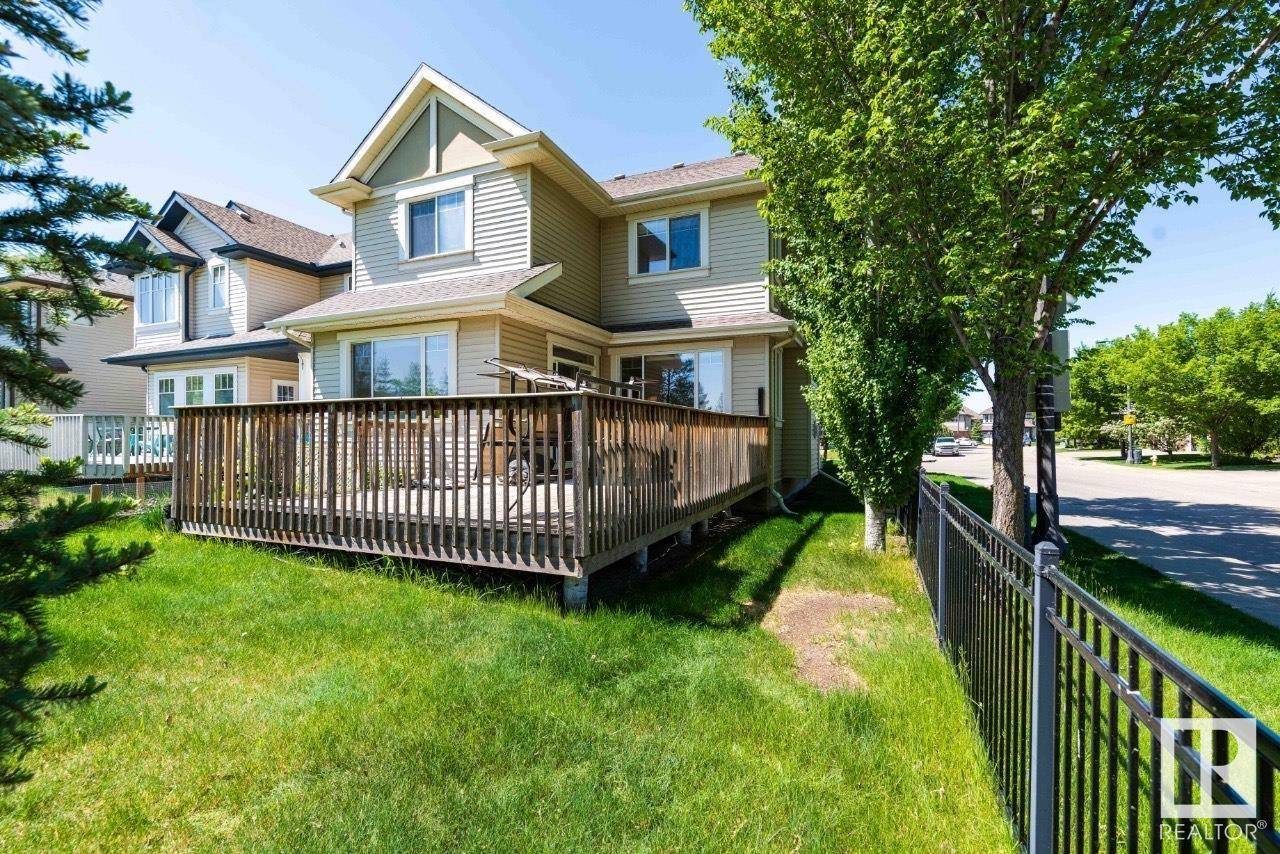 Edmonton, AB T6W0H3,1003 ARMITAGE CR SW