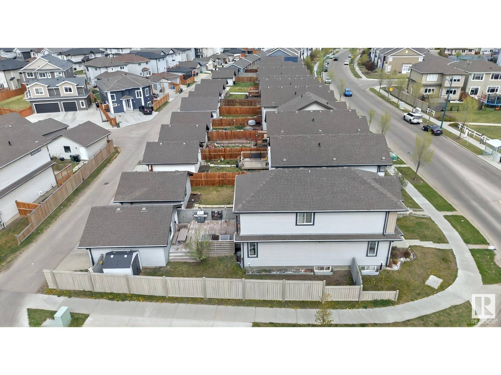 Edmonton, AB T6T0Y8,2004 24 ST NW