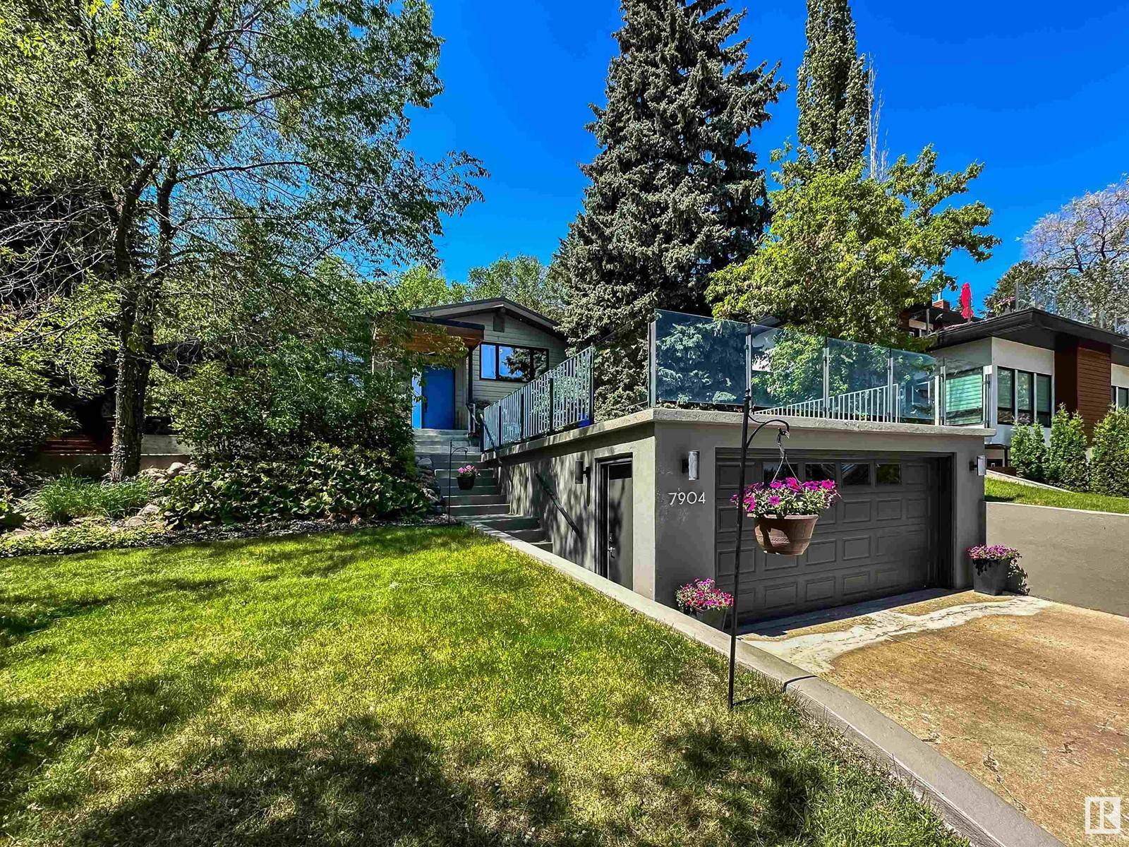Edmonton, AB T5R5R4,7904 BUENA VISTA RD NW