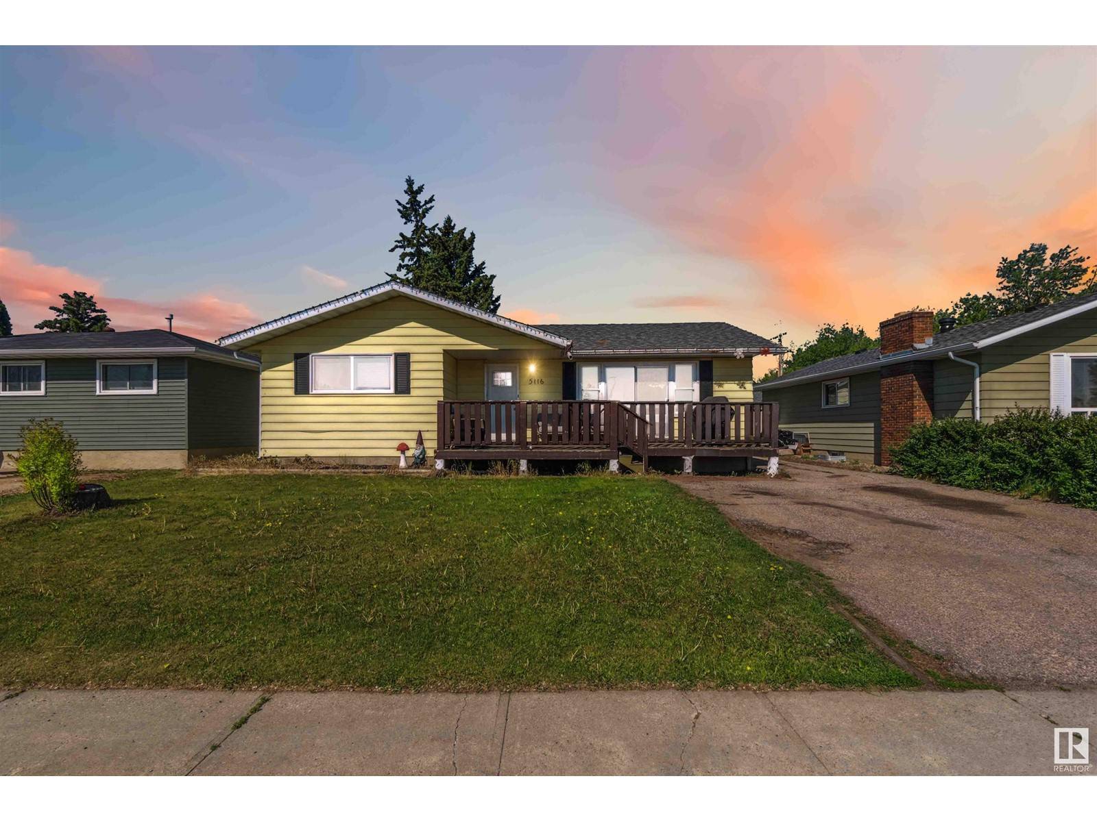 Redwater, AB T0A2W0,5116 59 ST