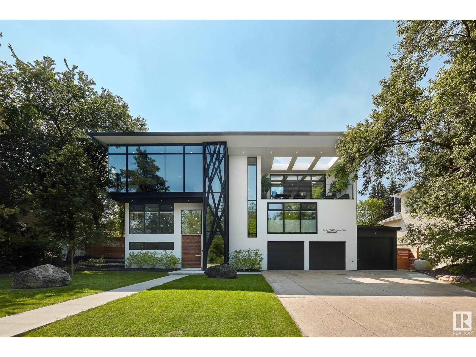 Edmonton, AB T6H4K5,12511 GRAND VIEW DR NW