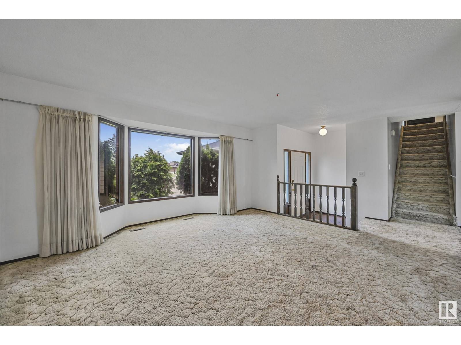 Edmonton, AB T5X3R7,12254 143 AV NW