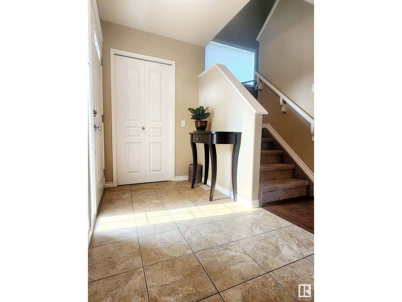Fort Saskatchewan, AB T8L0E9,8 CATALINA CO