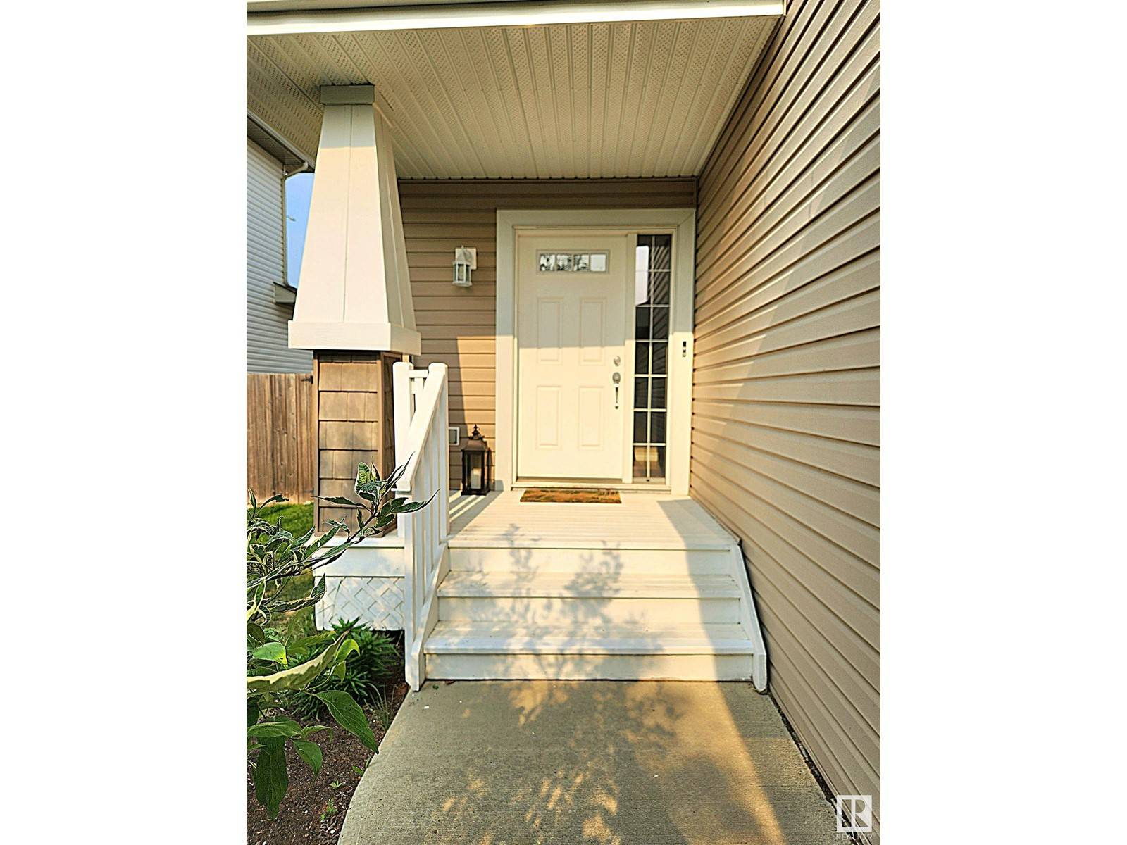 Fort Saskatchewan, AB T8L0E9,8 CATALINA CO