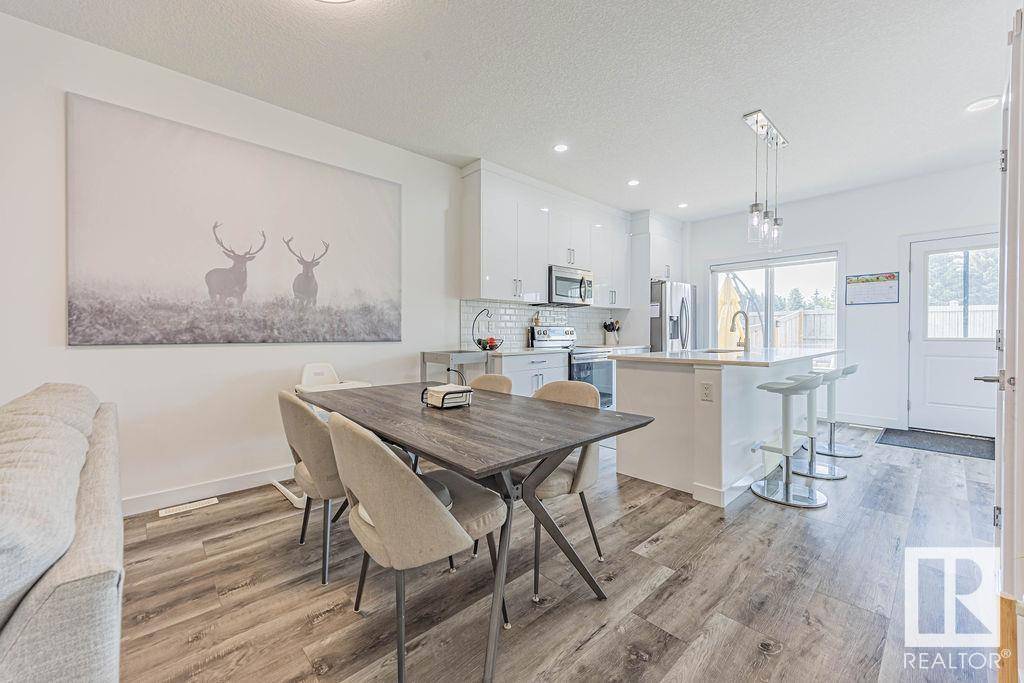 Edmonton, AB T6W3Z5,7646 CREIGHTON PL SW