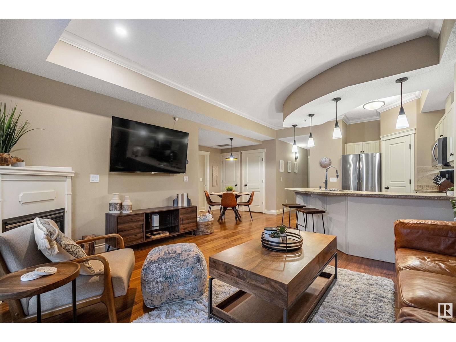 Edmonton, AB T5K1T8,#103 10232 115 ST NW