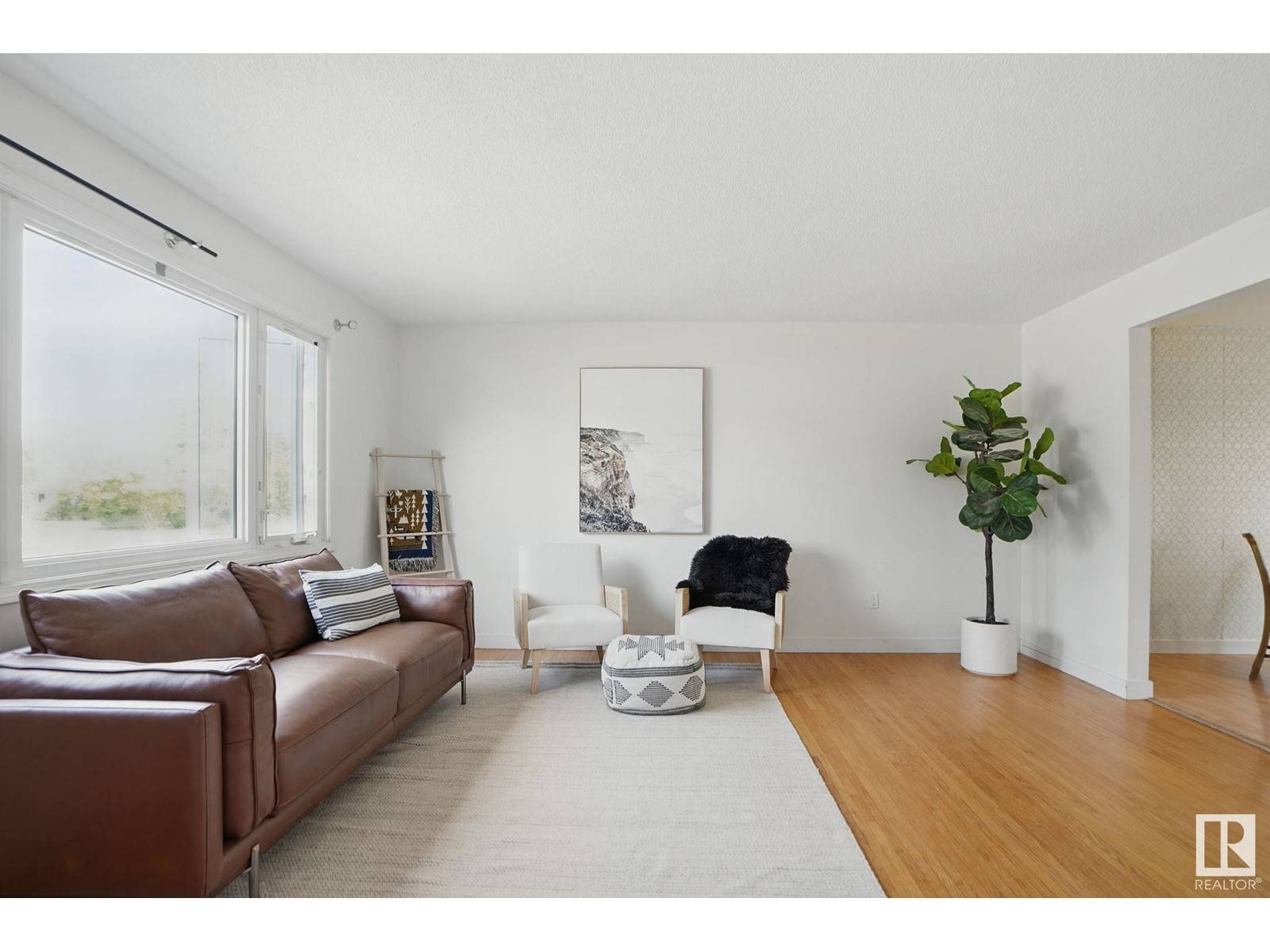 Edmonton, AB T6J1C2,3519 109 ST NW