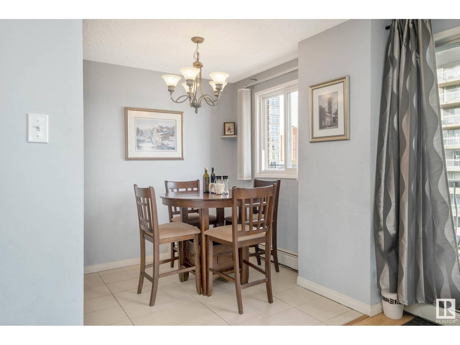 Edmonton, AB T5K2J2,#506 10150 117 ST NW
