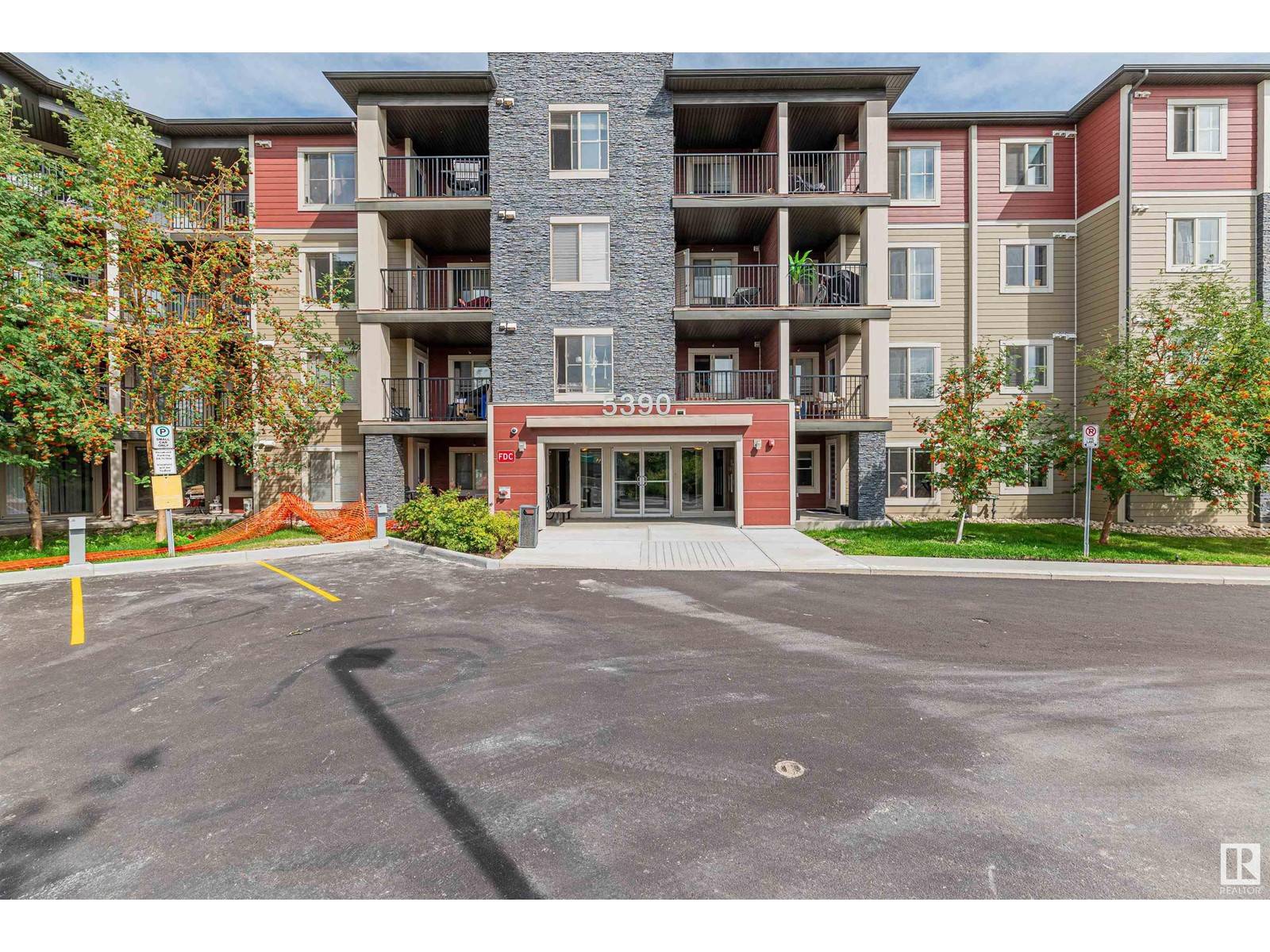 Edmonton, AB T6W3X7,#414 5390 CHAPPELLE RD SW