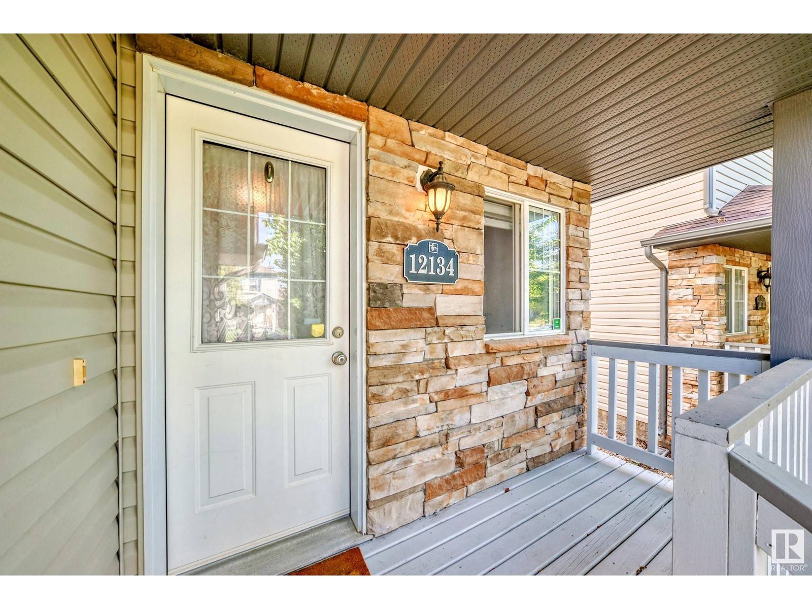 Edmonton, AB T6W1L9,12134 16 AV SW