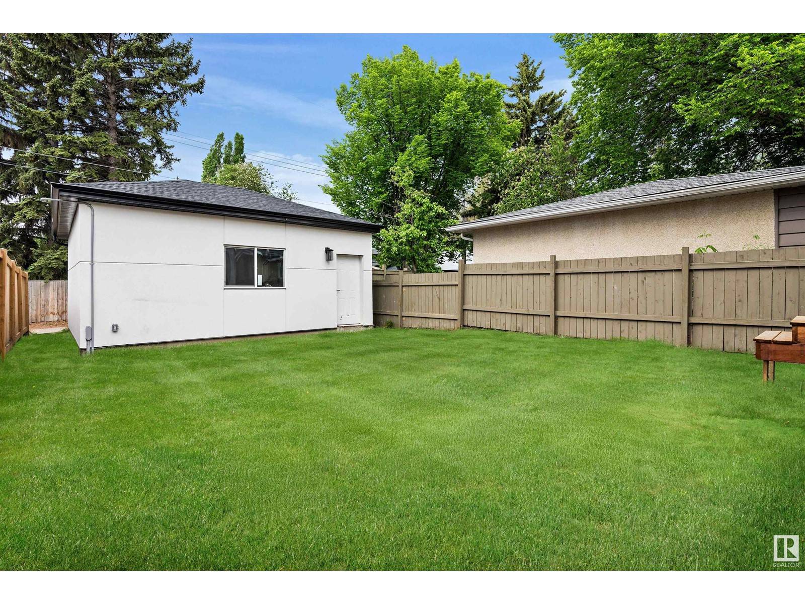 Edmonton, AB T5R5R9,13809 BUENA VISTA RD NW