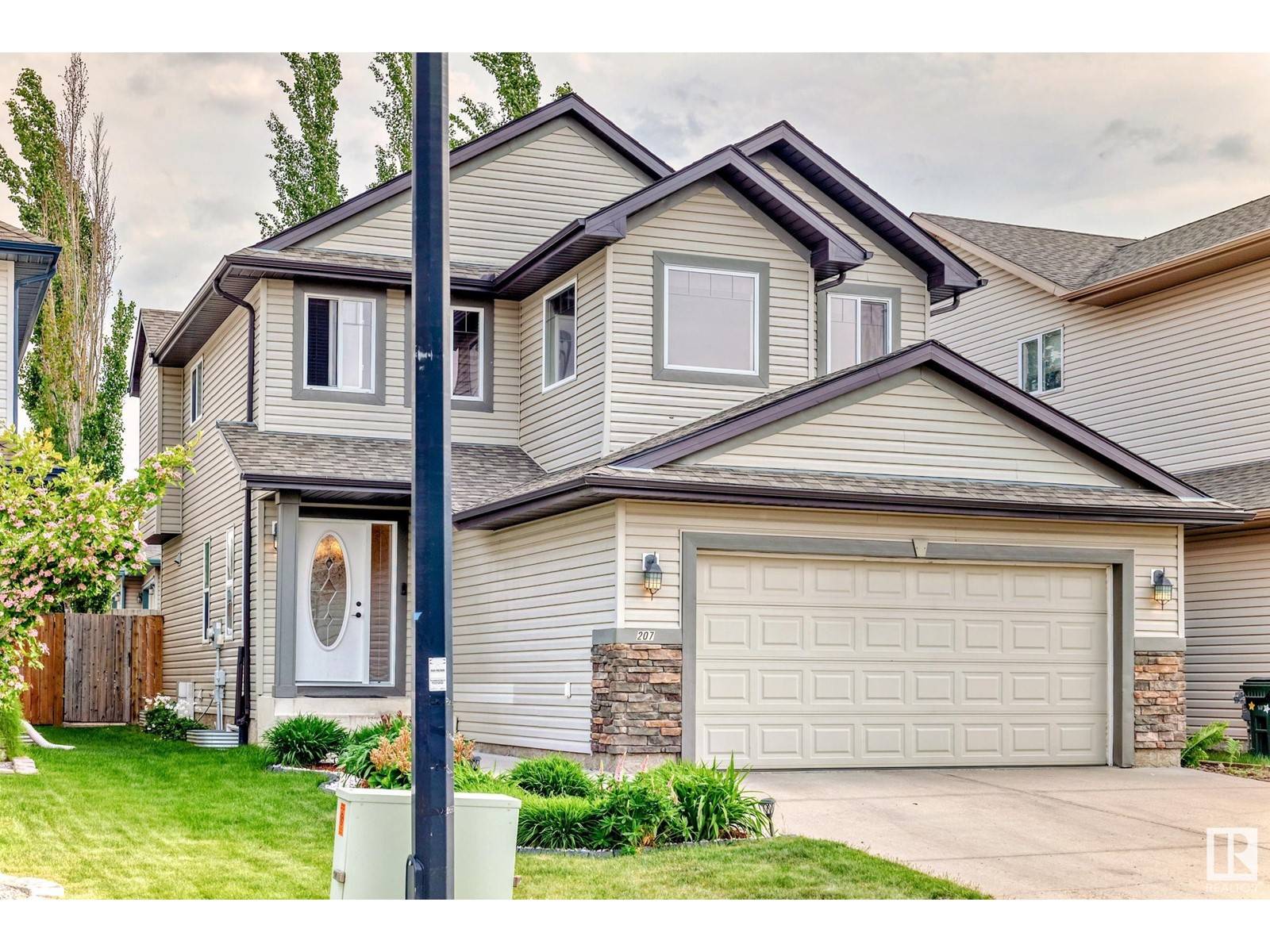 Sherwood Park, AB T8H0B4,207 SUNCREST RD