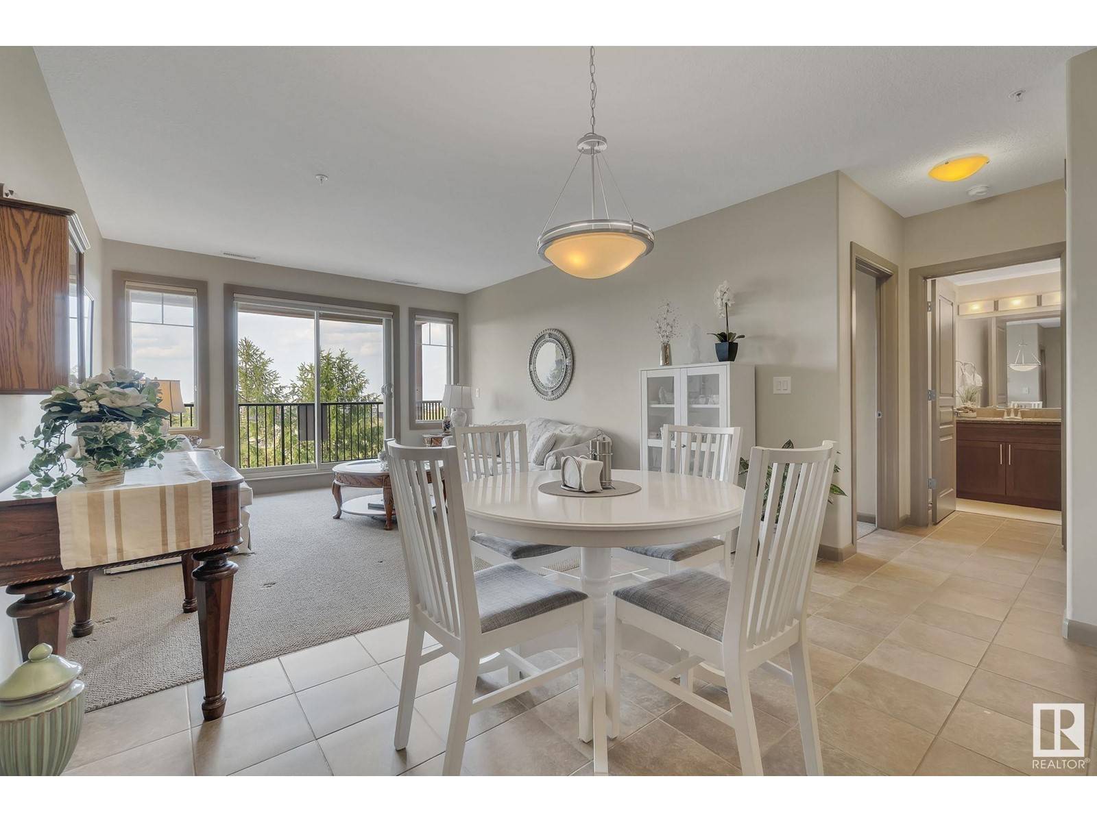 Sherwood Park, AB T8H0H7,#301 500 PALISADES WY