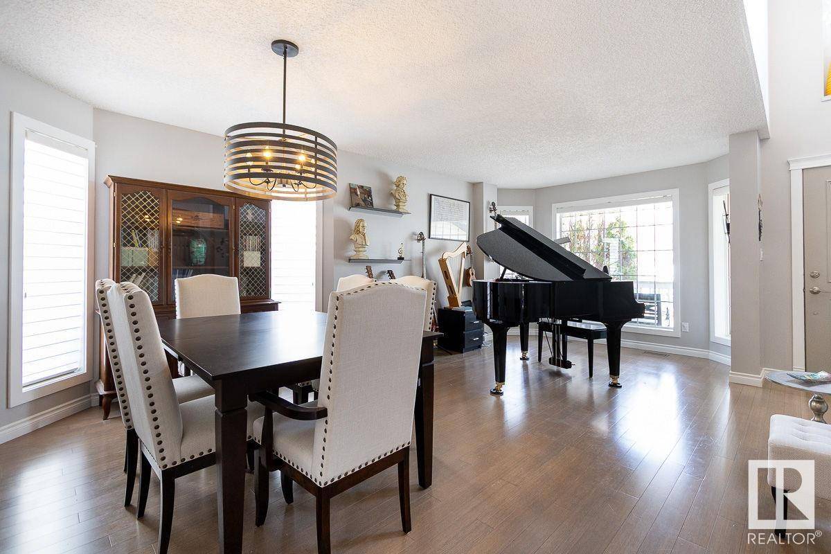 St. Albert, AB T8N6H9,30 OAKRIDGE DR N