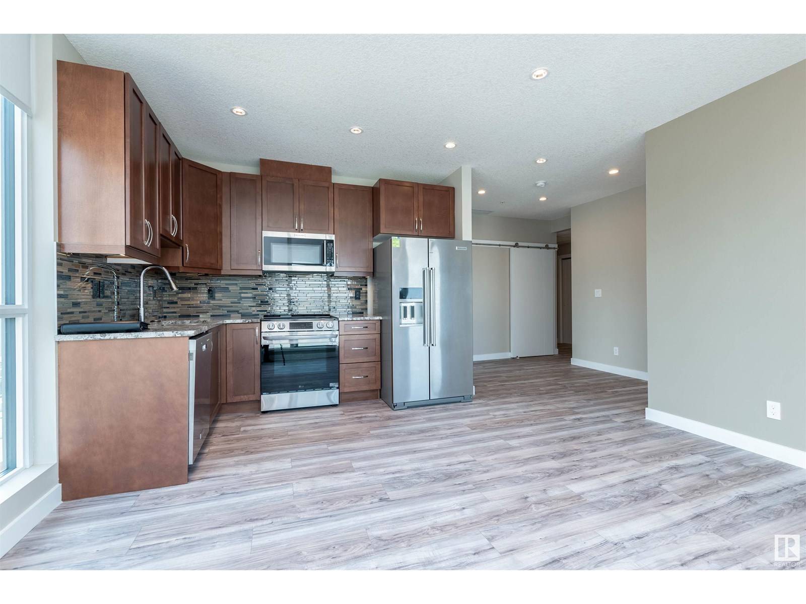 Edmonton, AB T5J0G6,#1903 10283 103 ST NW